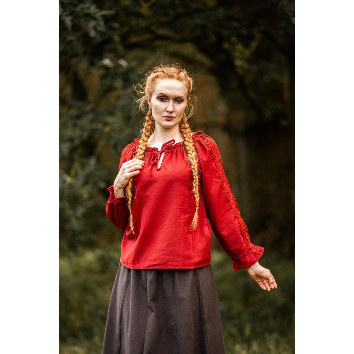 Bluzka średniowieczna z koronką Bettina czerwona