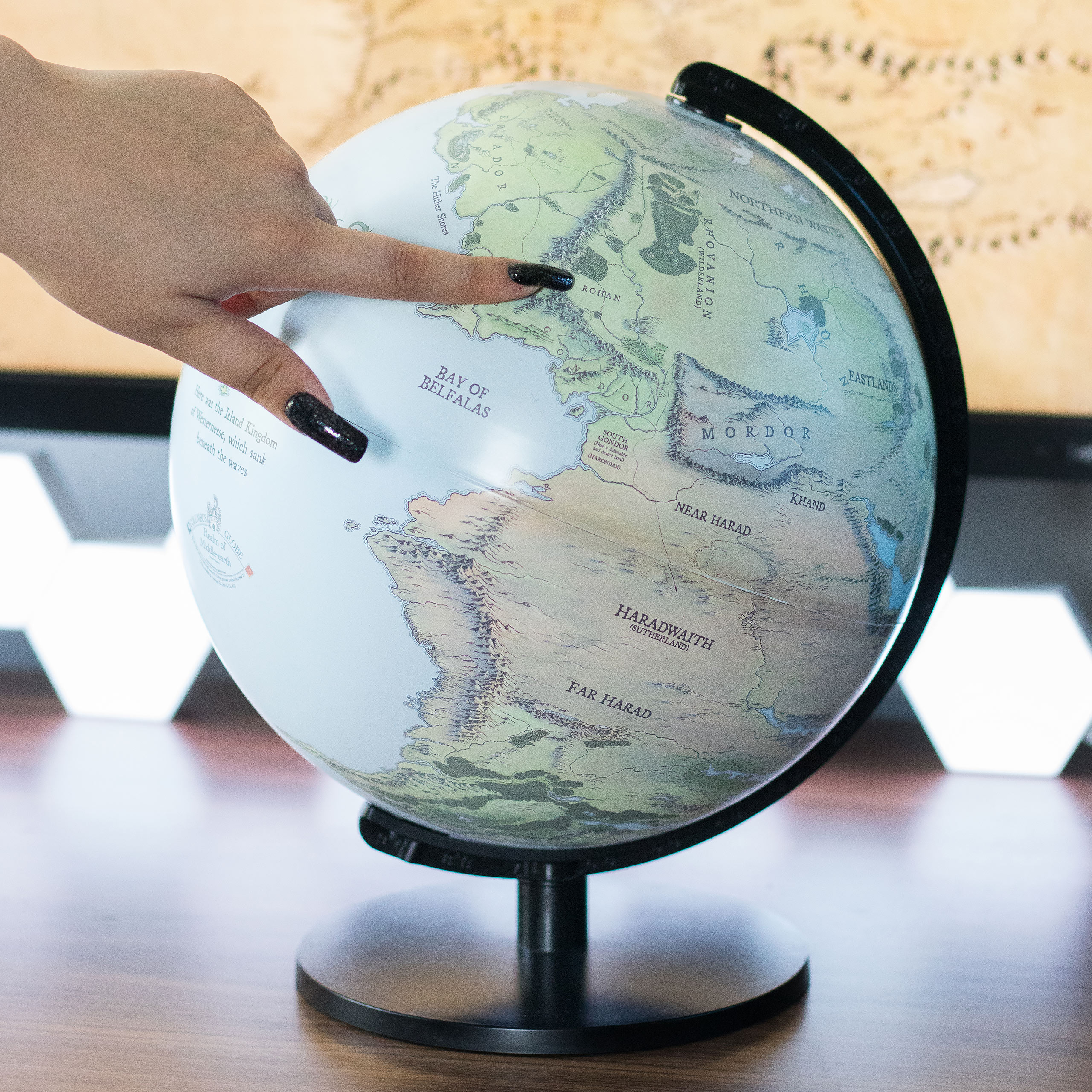 The Lord of the Rings - Middle-earth Globe Terra with Light 26cm