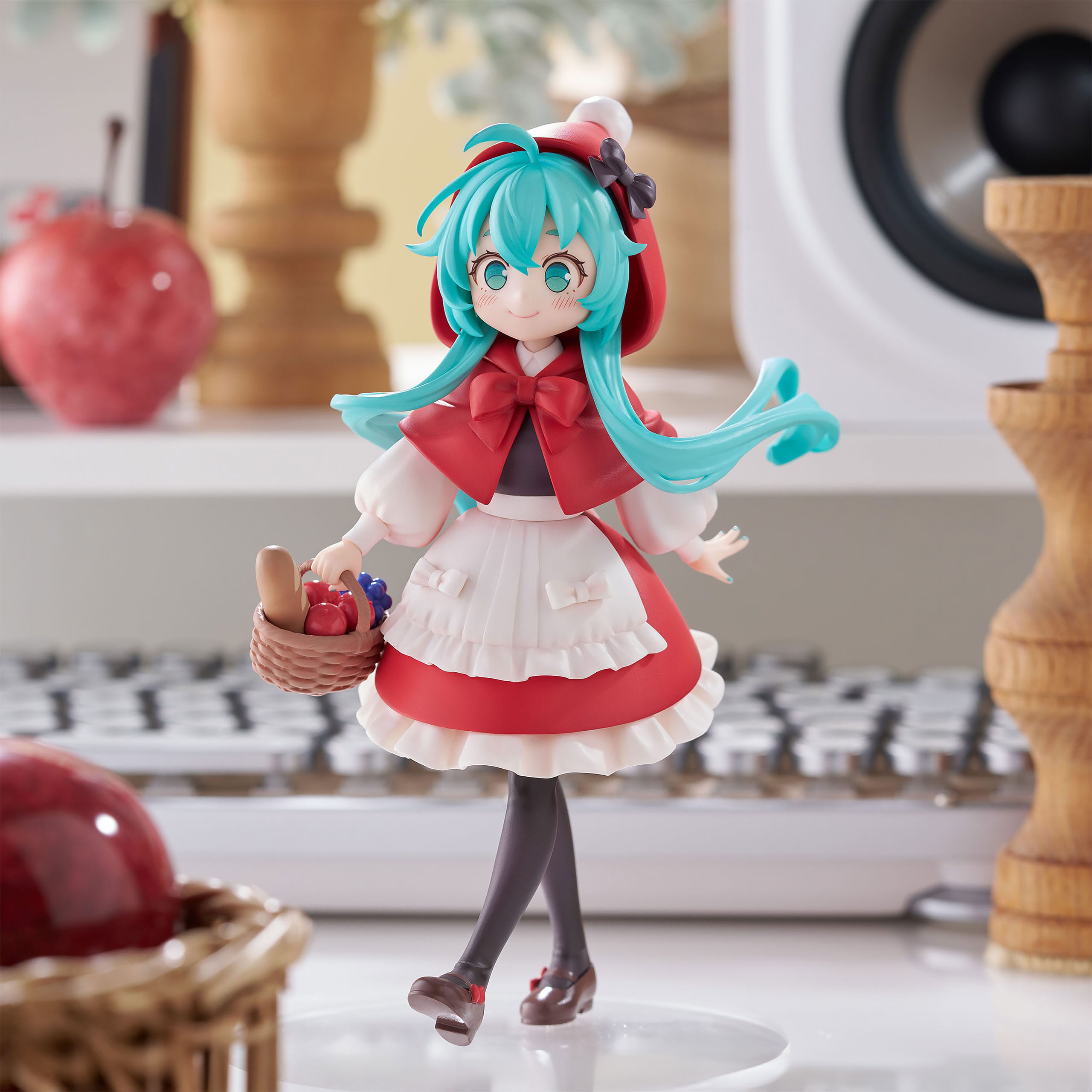 Hatsune Miku - Figura de escritorio Miku Caperucita Roja