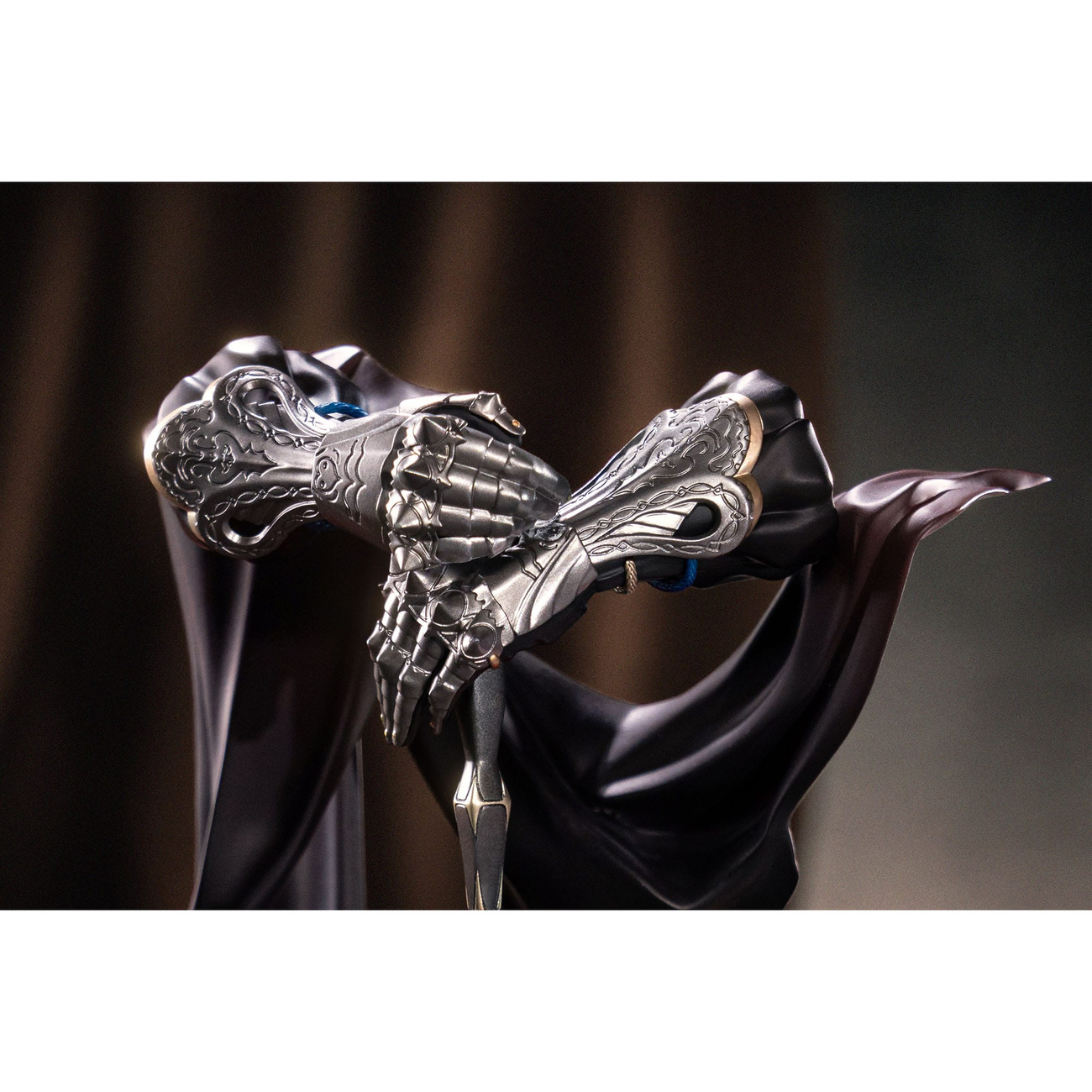 Reverse: 1999 Limepie Series PVC Statue Knight 17 cm