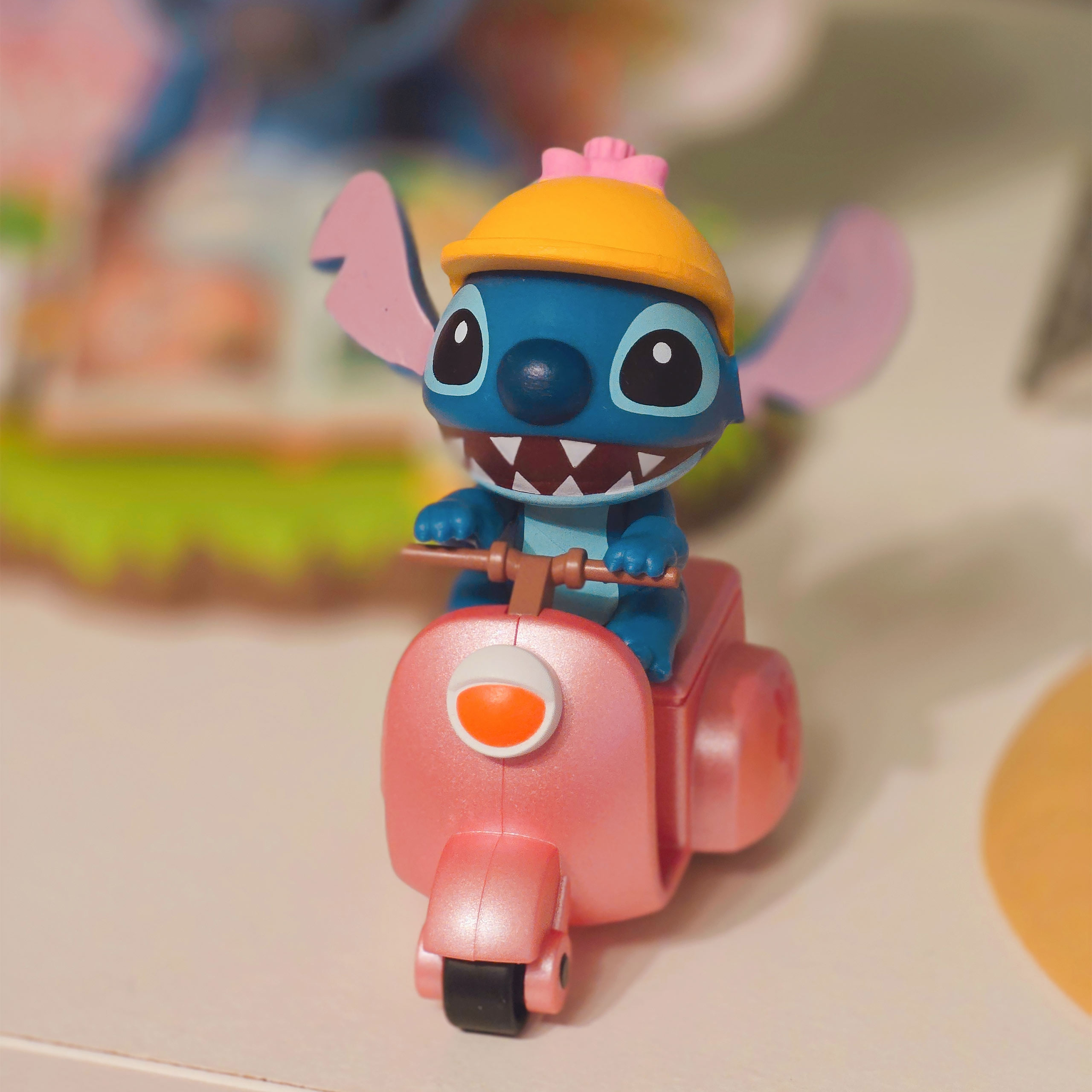 Stitch Mystery Zoom Hero Terugtrek Voertuig - Lilo & Stitch