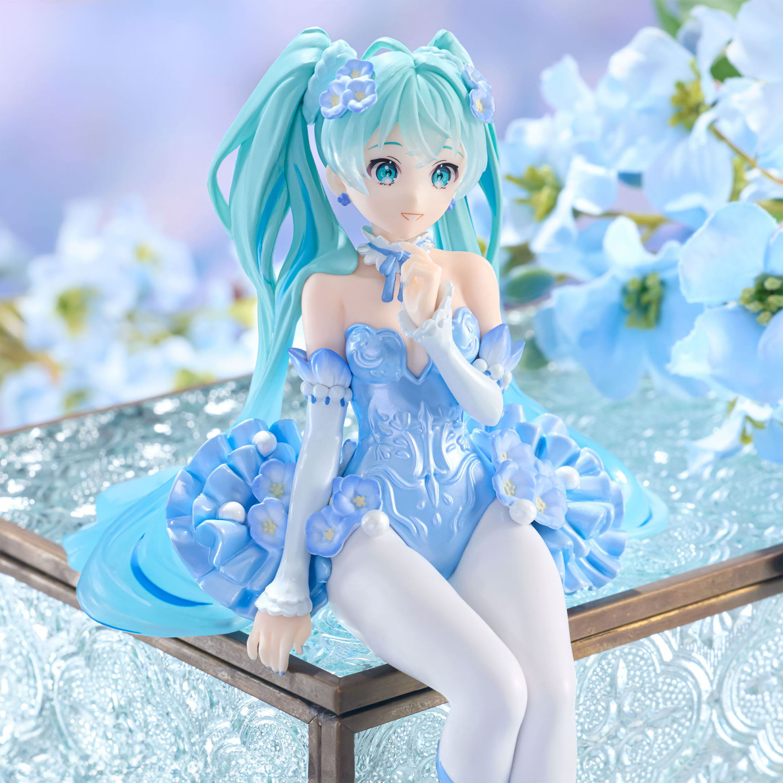 Hatsune Miku - Figura Noodle Stopper Hada de las Flores Nemophila Pail Blue Color Version