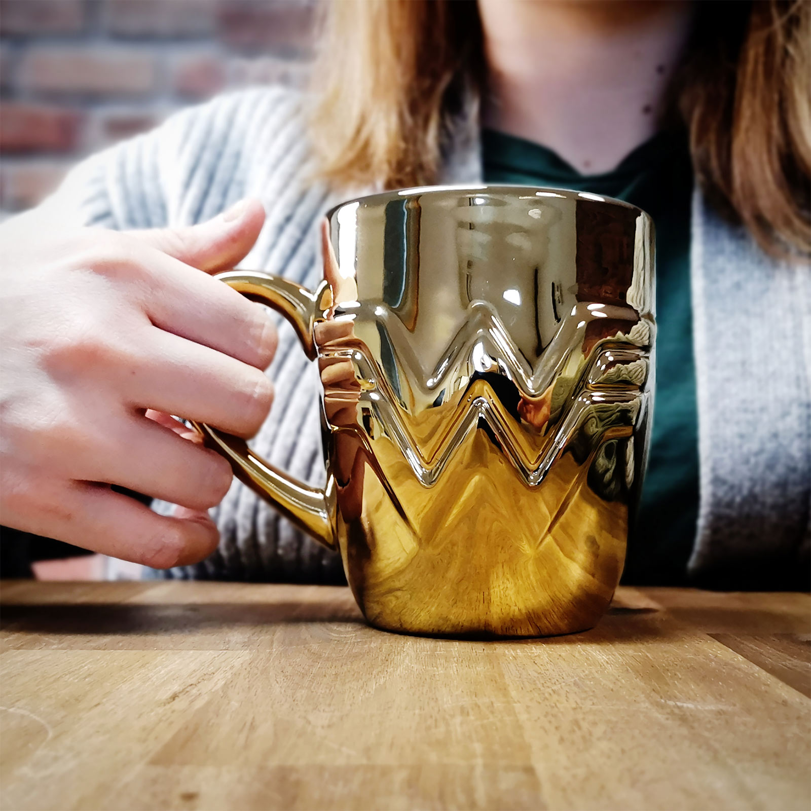 Wonder Woman - Logo Mug Gold Plated