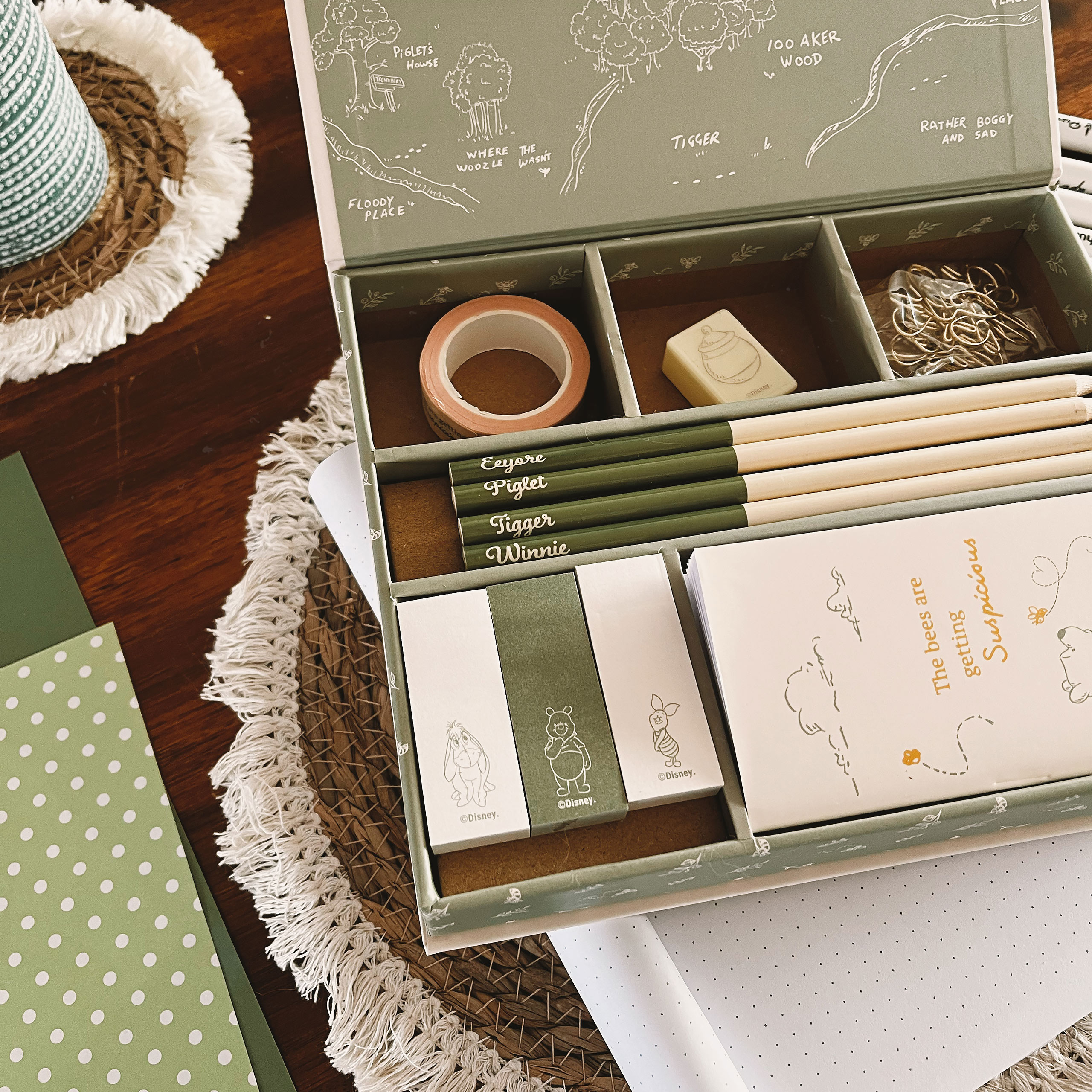 Kubuś Puchatek - Zestaw papierniczy Przyjaciele