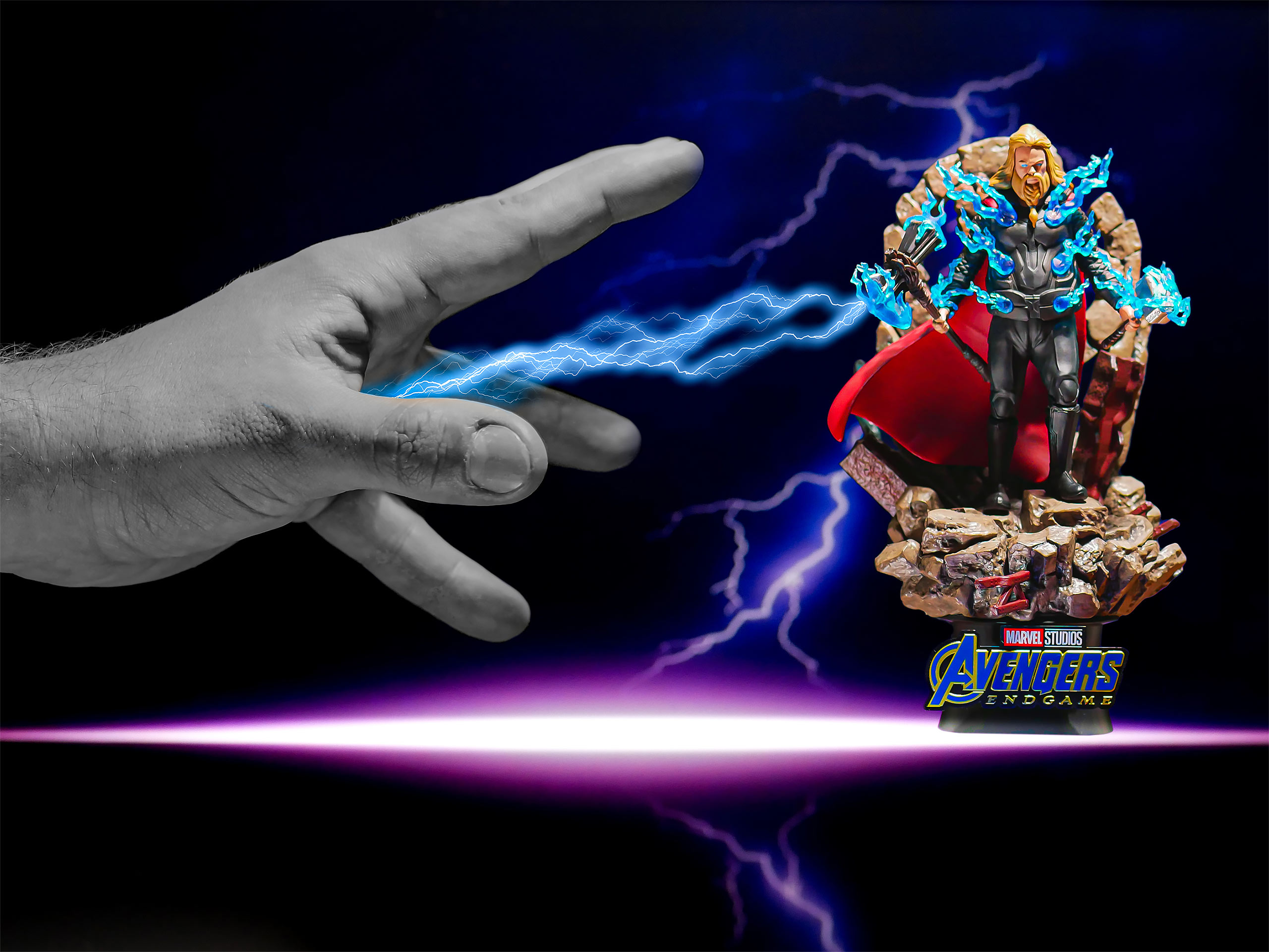 Avengers Endgame - Thor figurine diorama