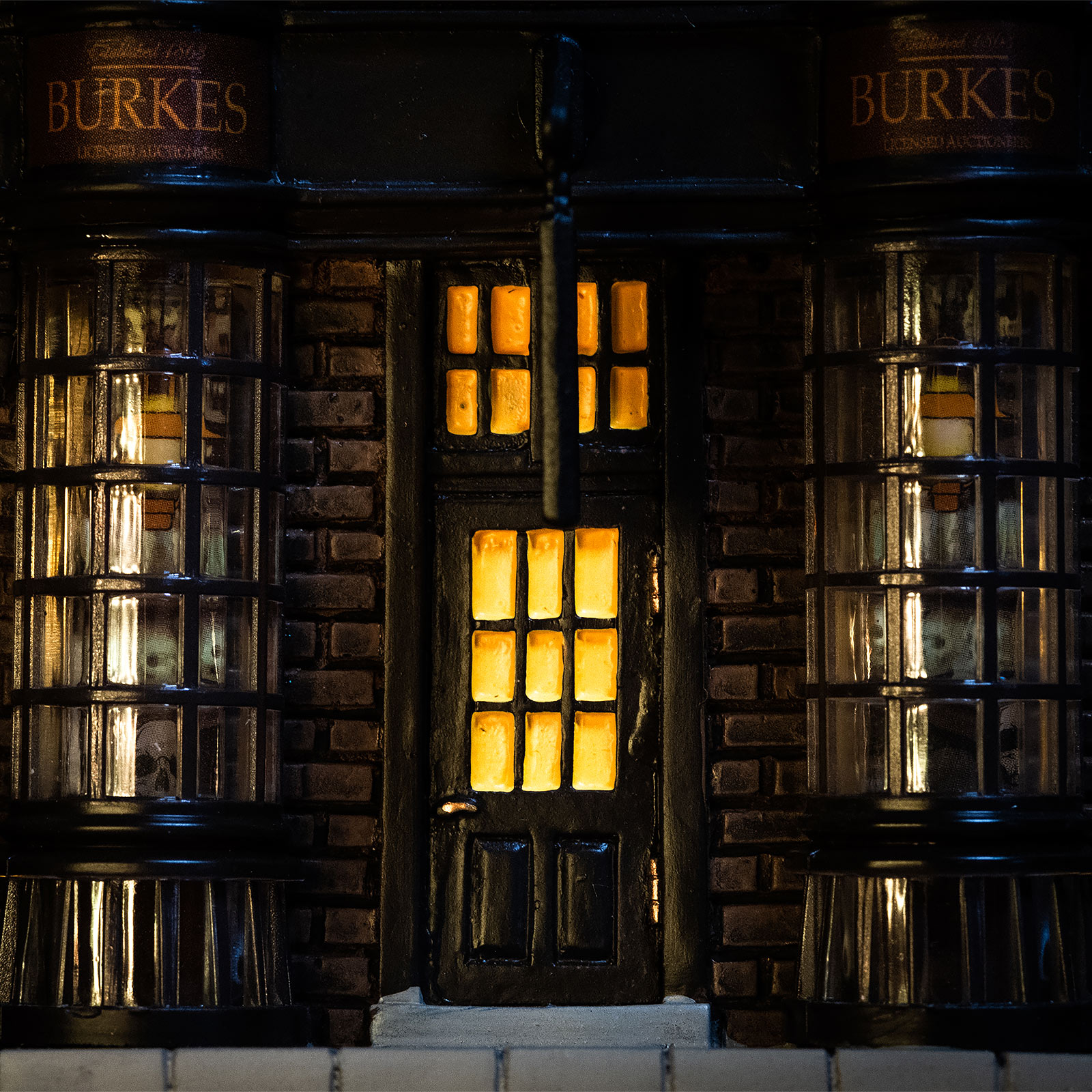 Réplique de la boutique miniature de Borgin & Burke avec éclairage - Harry Potter