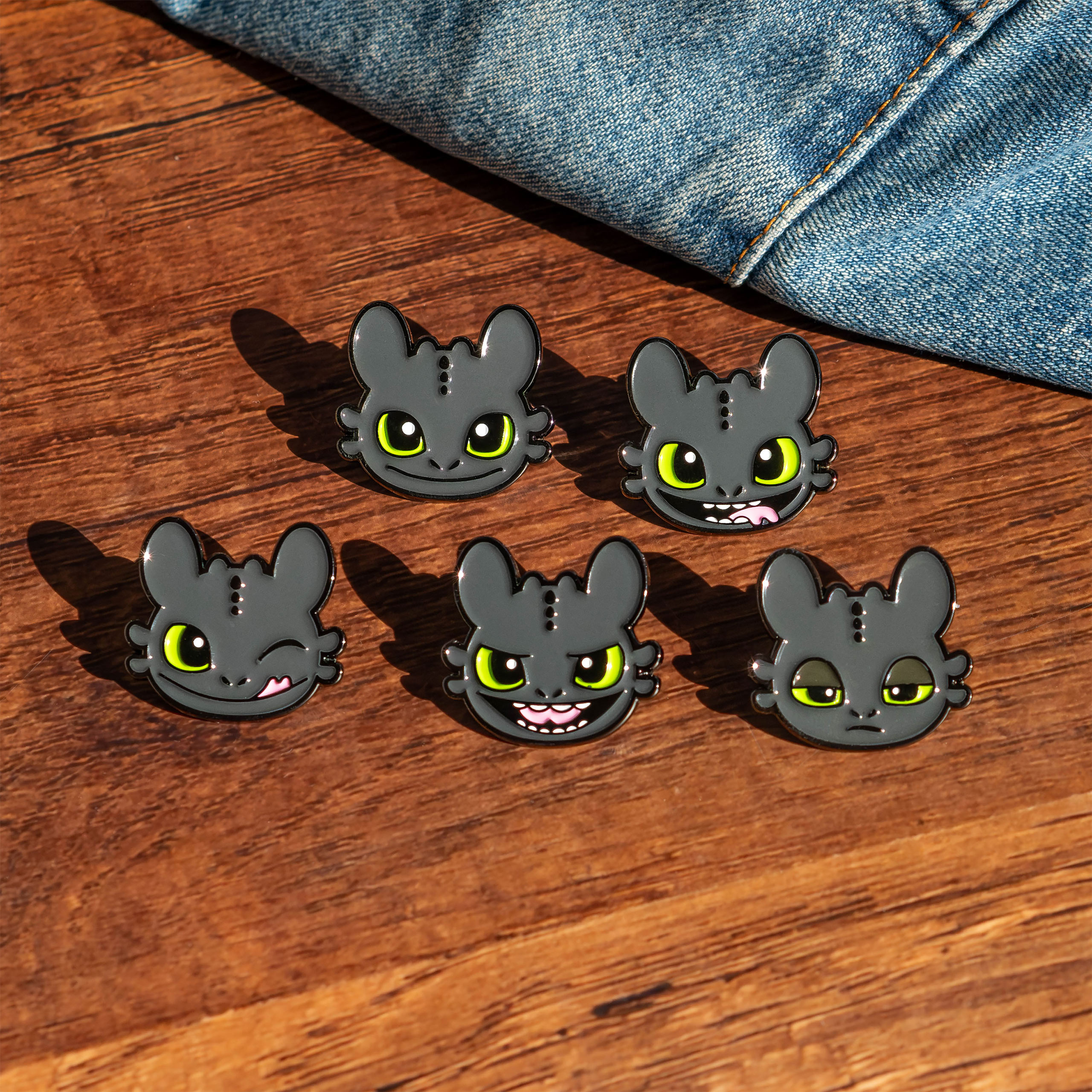 Cómo entrenar a tu dragón - Set de 5 pines de Desdentado