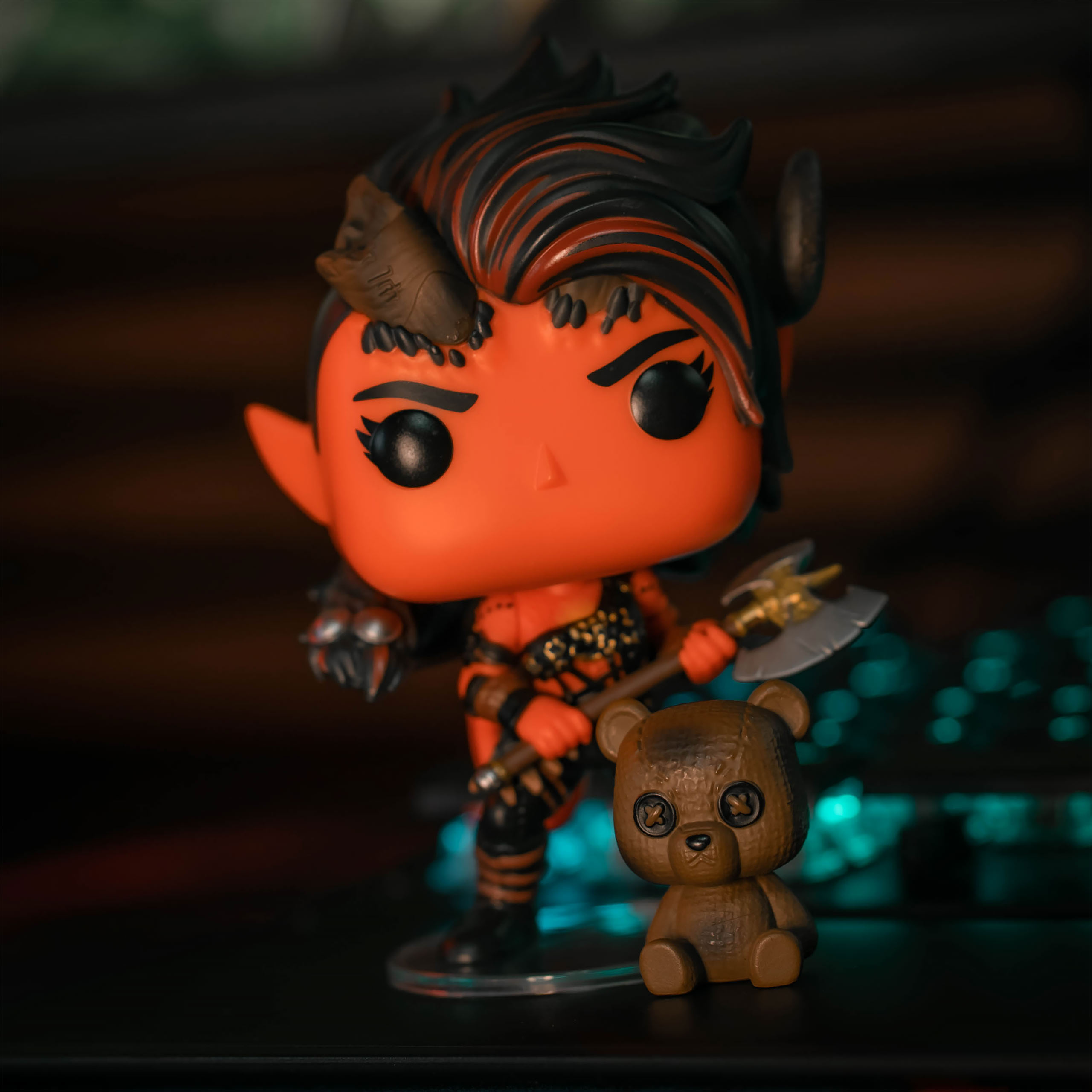 Baldur's Gate - Karlach con Clive Figura Funko Pop
