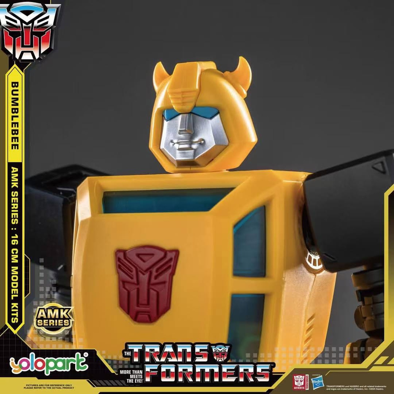 Transformers Generation One AMK Series Model Kit in plastica Bumblebee 16 cm