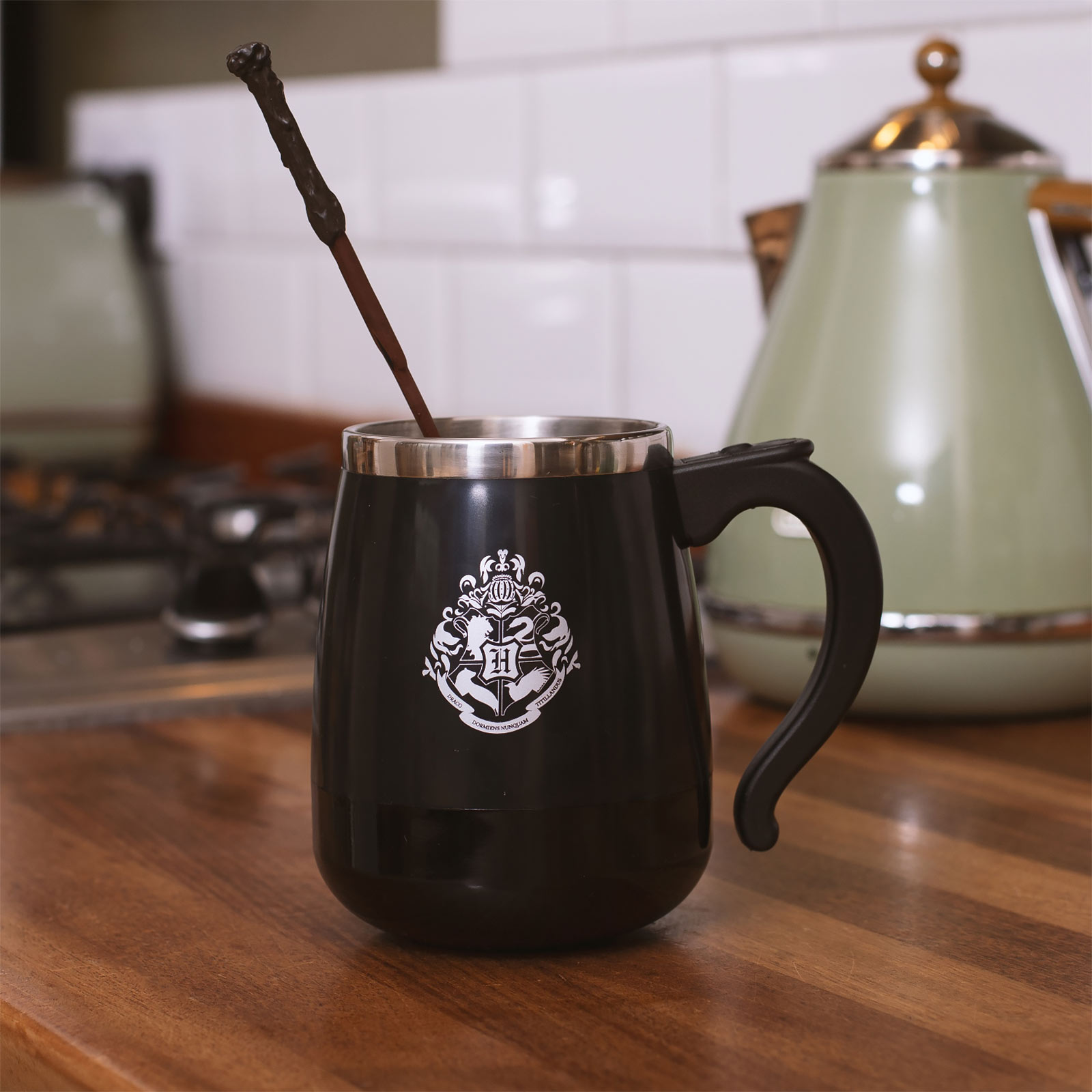Harry Potter - Mug Hogwarts avec fonction de remuage et baguette magique