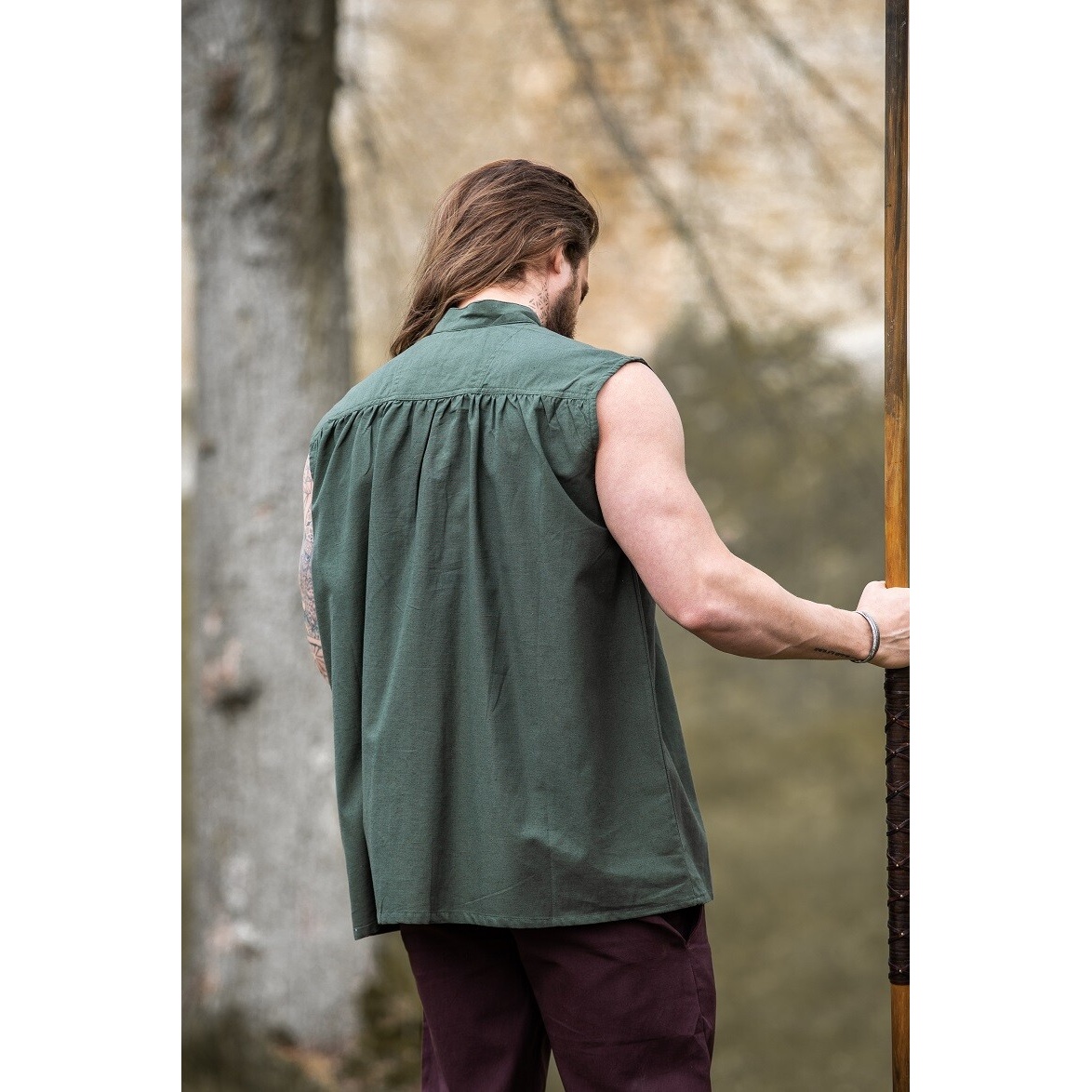 Medeltida snörskjorta med ståkrage Louis ärmlös grön