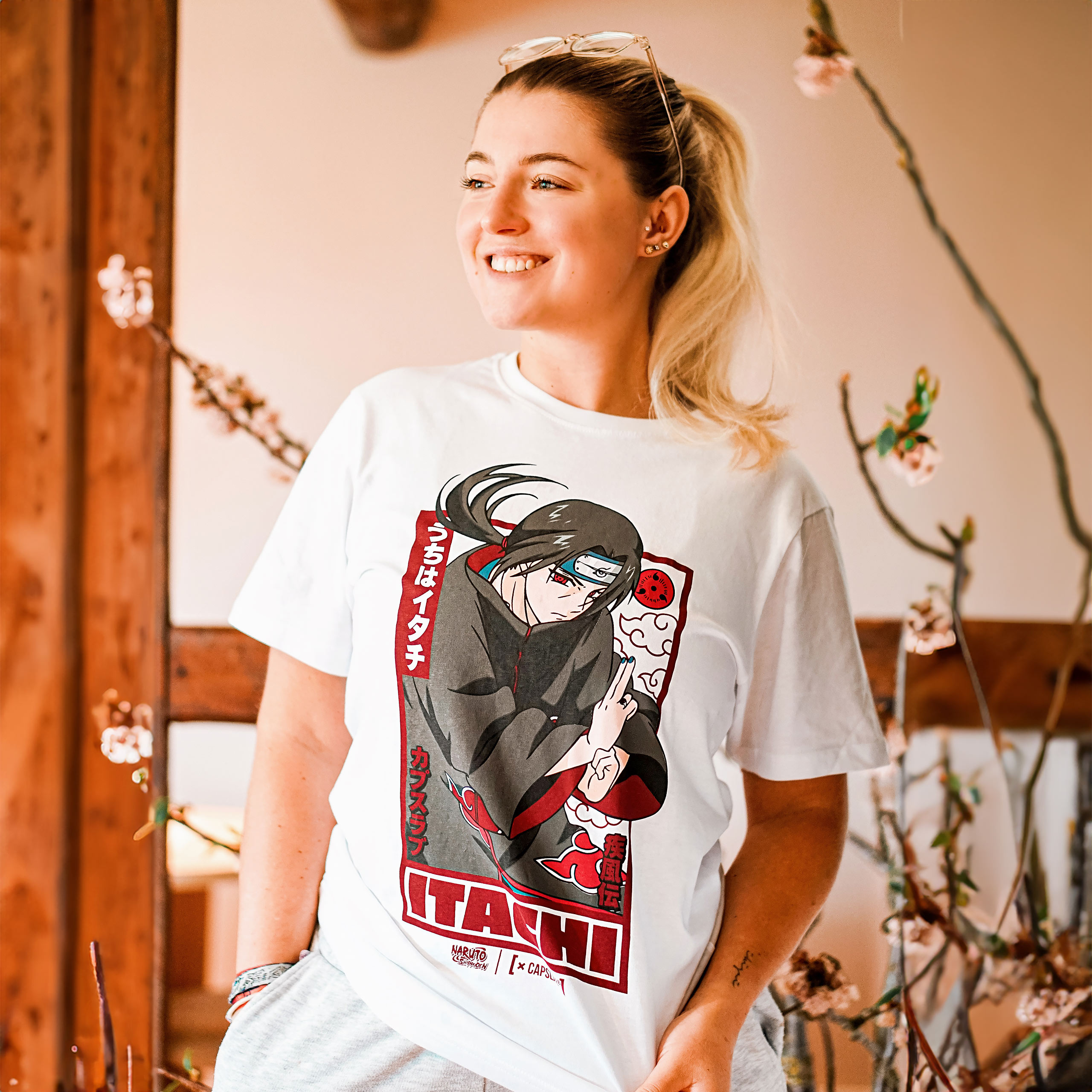 Naruto Shippuden - Camiseta Itachi Blanca