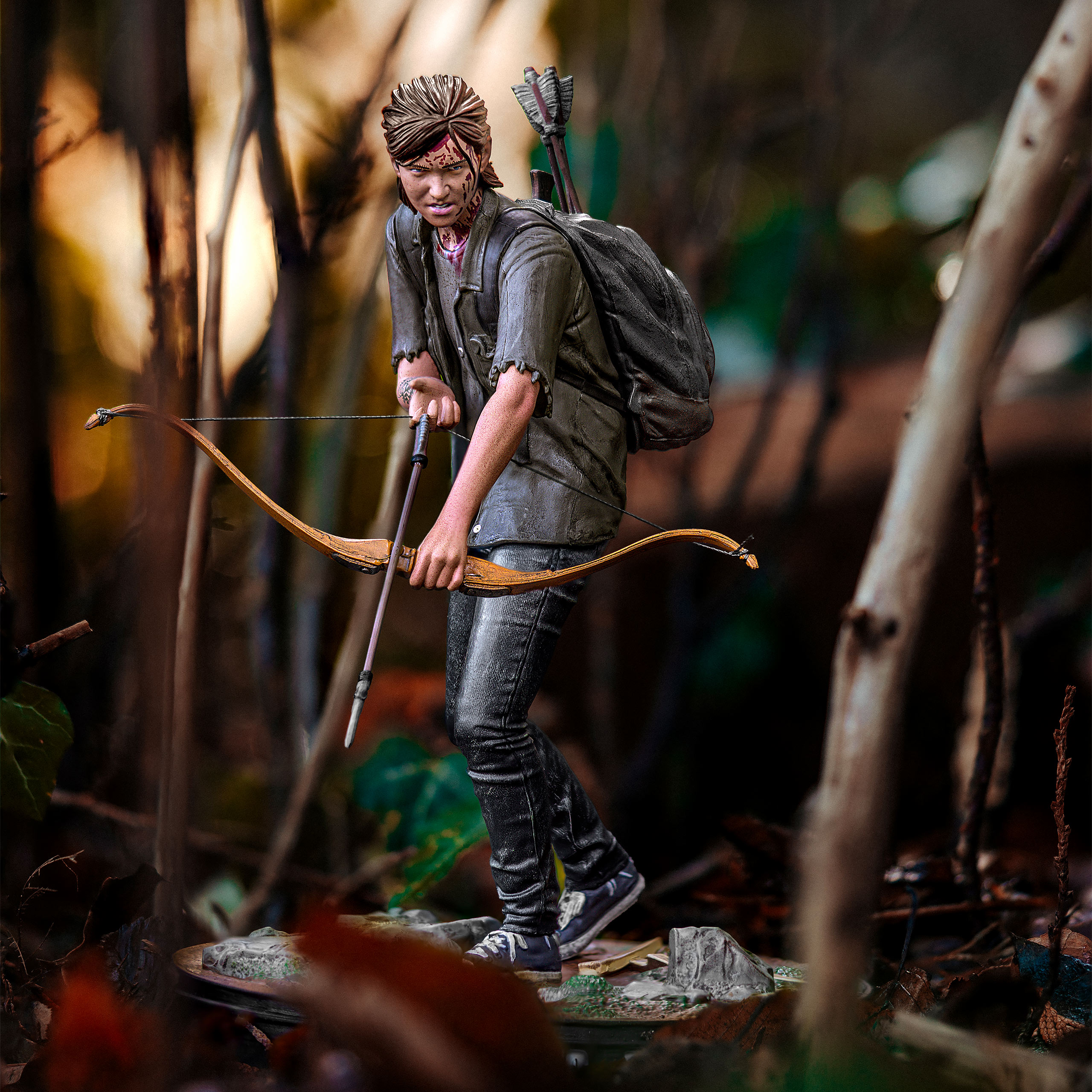 The Last of Us - Ellie mit Bogen Statue 21 cm