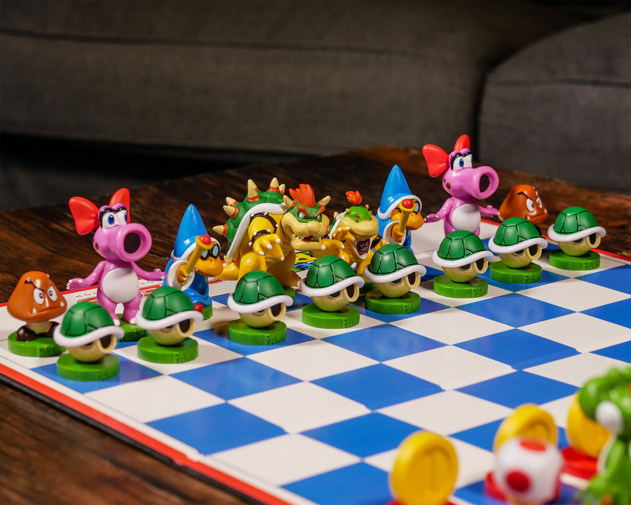 Super Mario - Collector's Edition Chess Set
