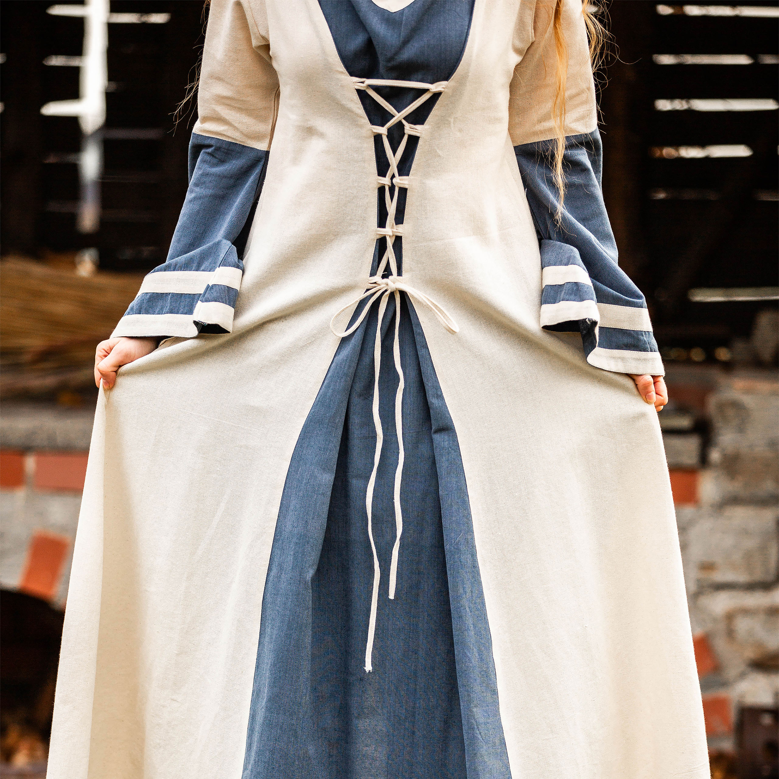 Middeleeuwse jurk met trompetmouwen blauw-natuur