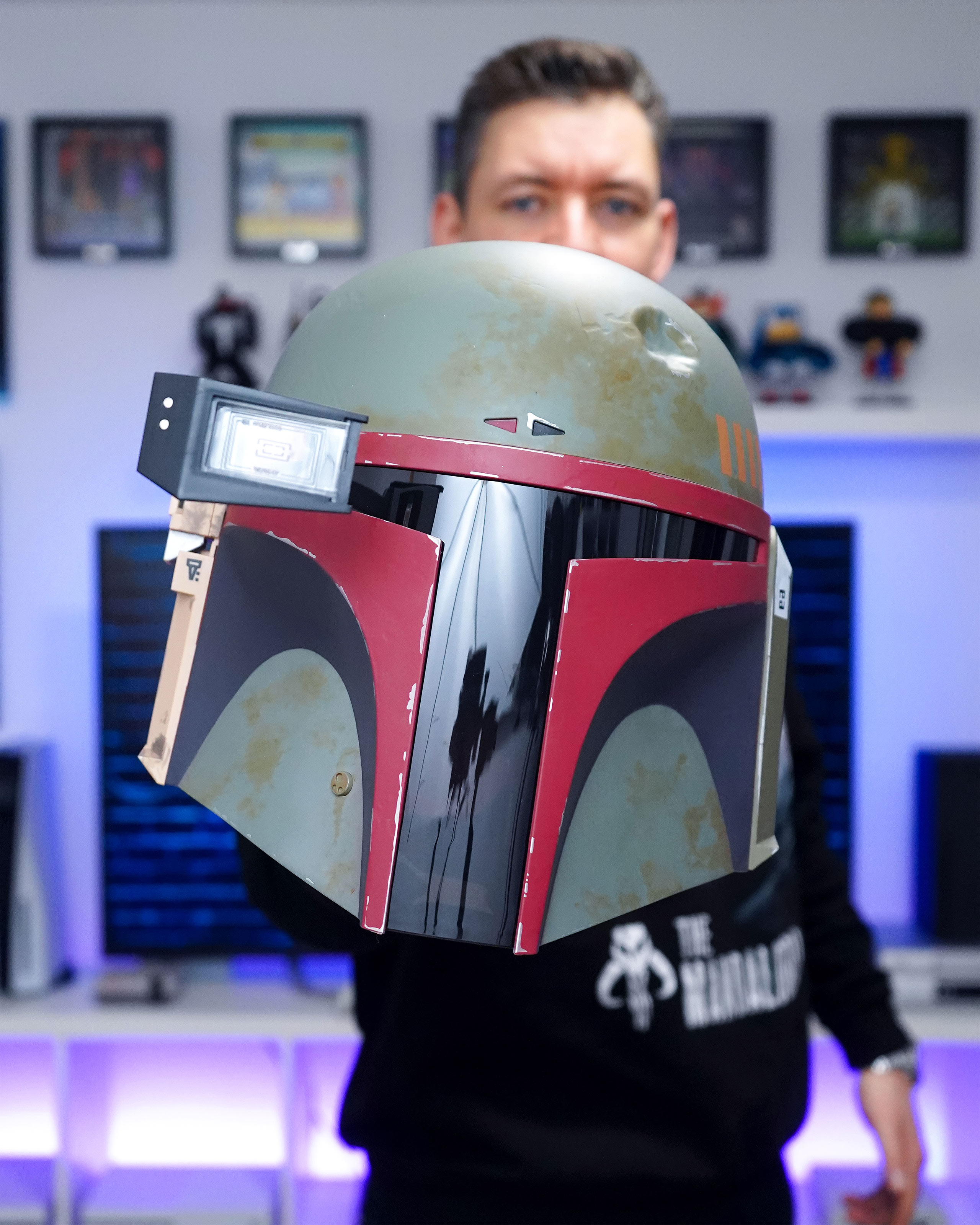 Boba Fett Premium Helmet Replica Re-Armored with Light Effects - Star Wars