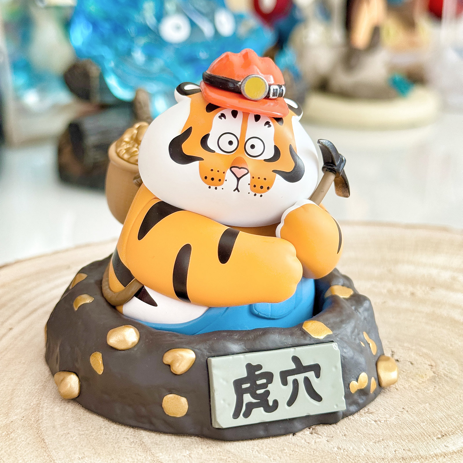 Zhao Tiezhu – Figurina misteriosa Alexander The Fat Tiger Long Teng Hu Yue