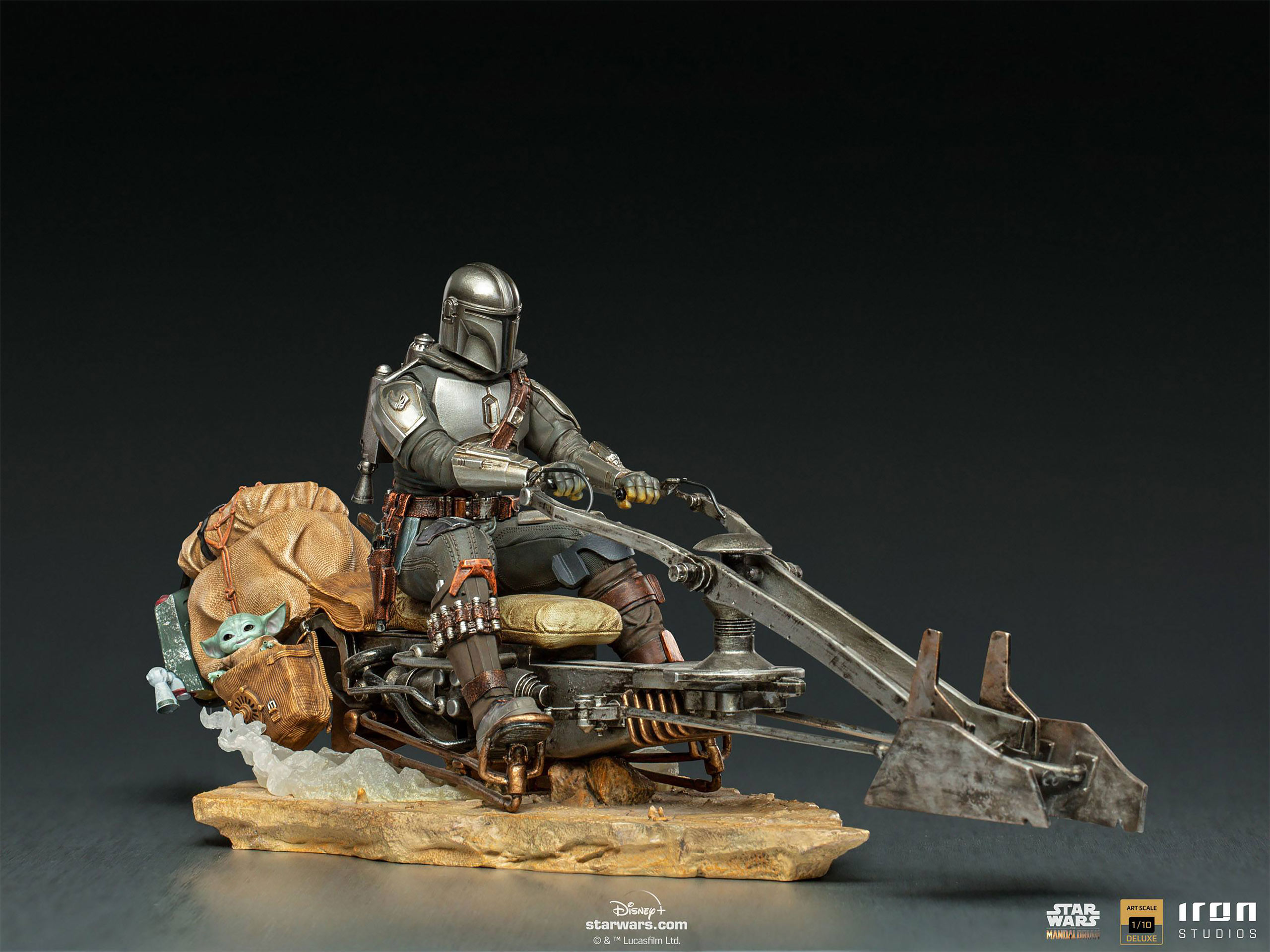 Mando met Speeder BDS Art Scale Deluxe Statue - Star Wars The Mandalorian