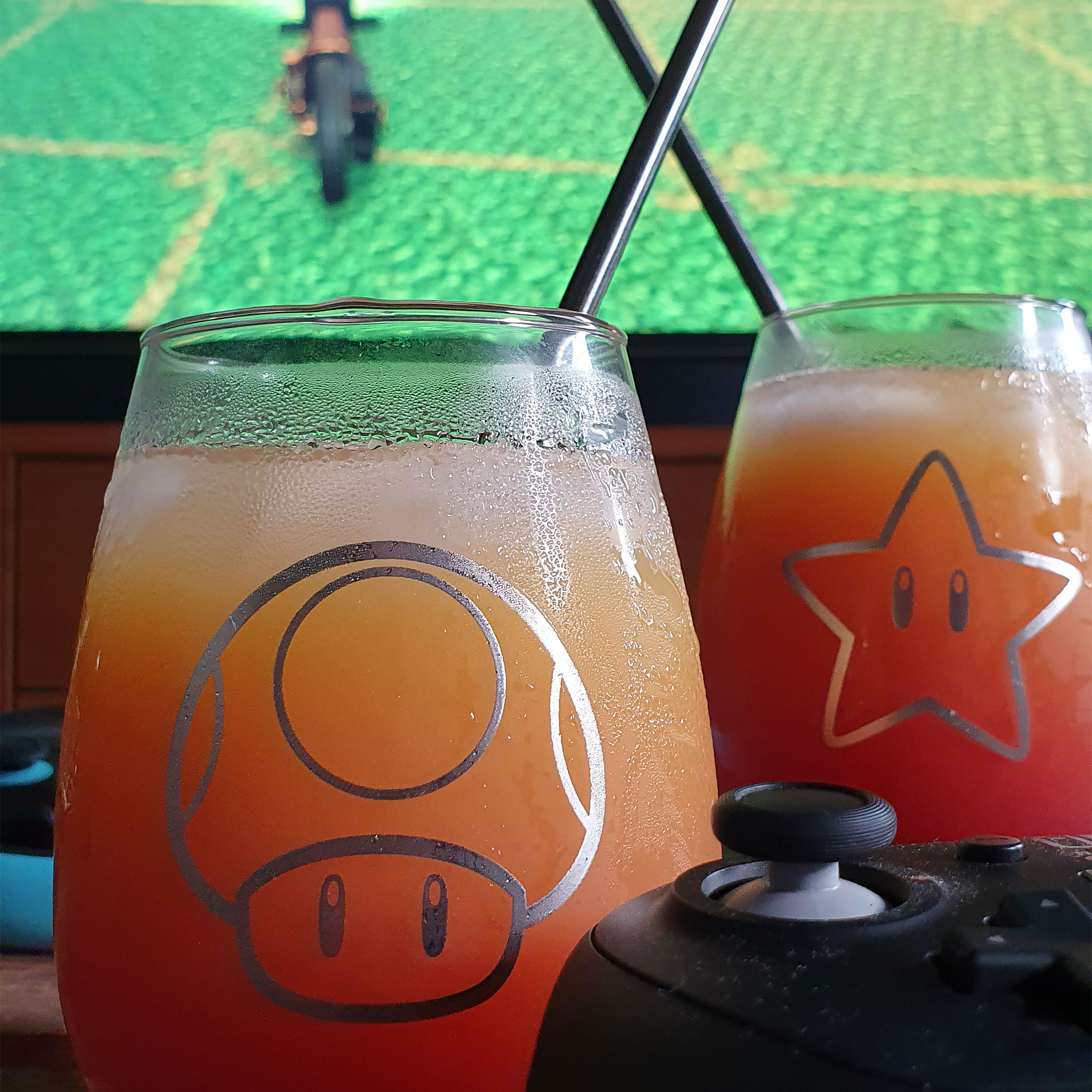Super Mario - Star & Super Mushroom Glasses 2 Set