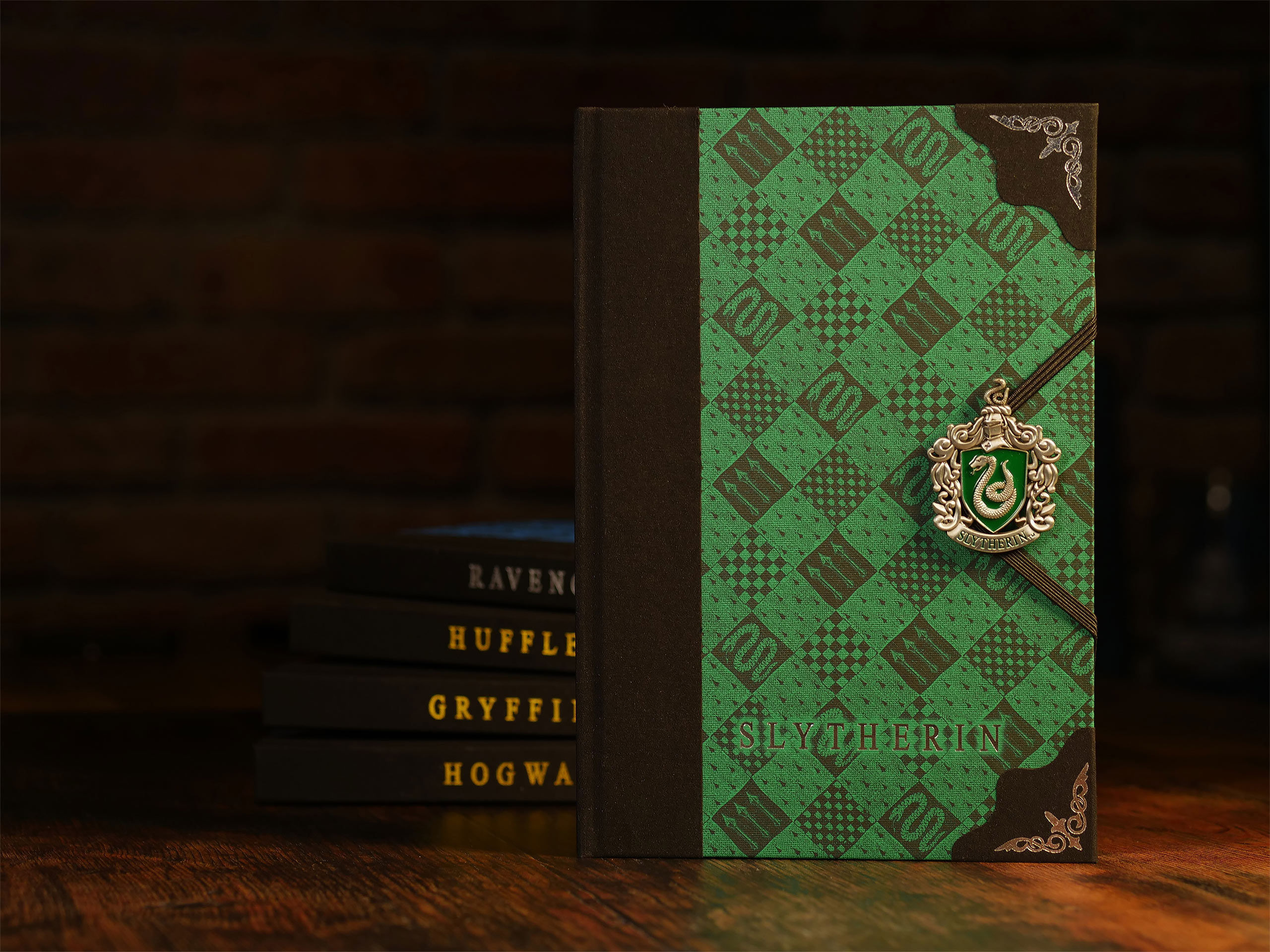 Harry Potter - Slytherin Wappen Deluxe Notizbuch