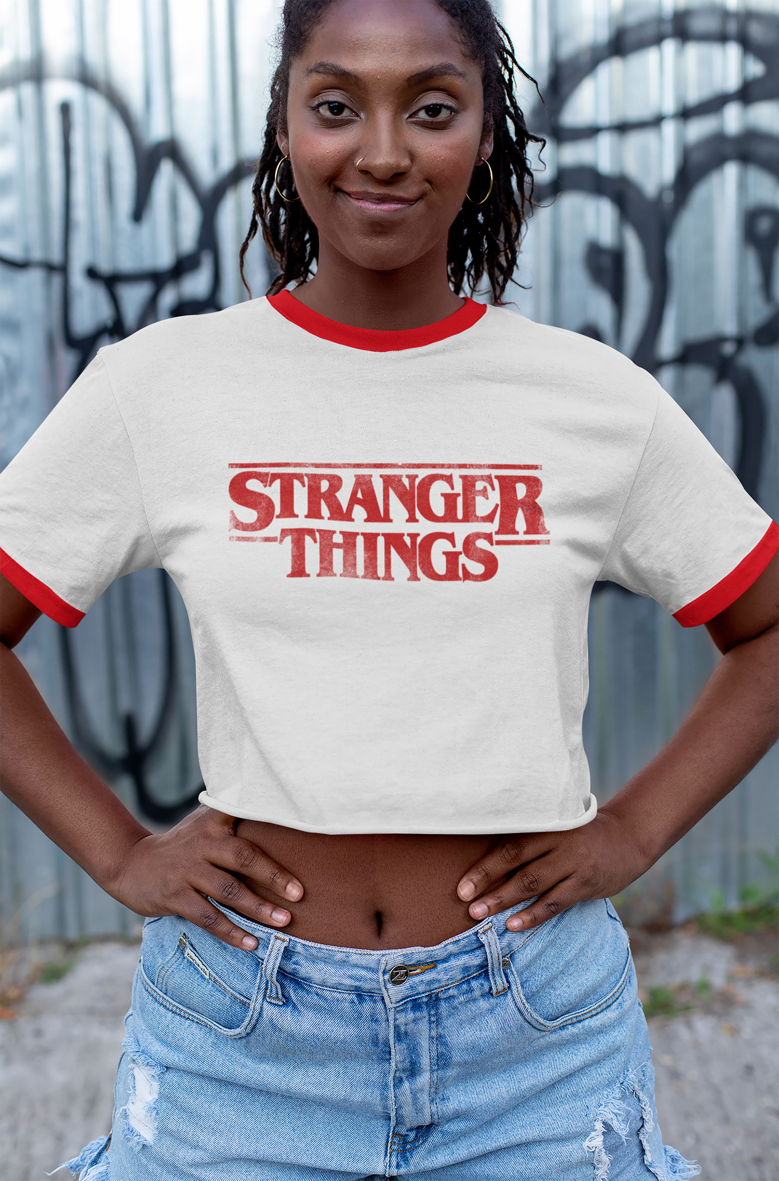 Stranger Things - Distressed Logo Crop Top weiß