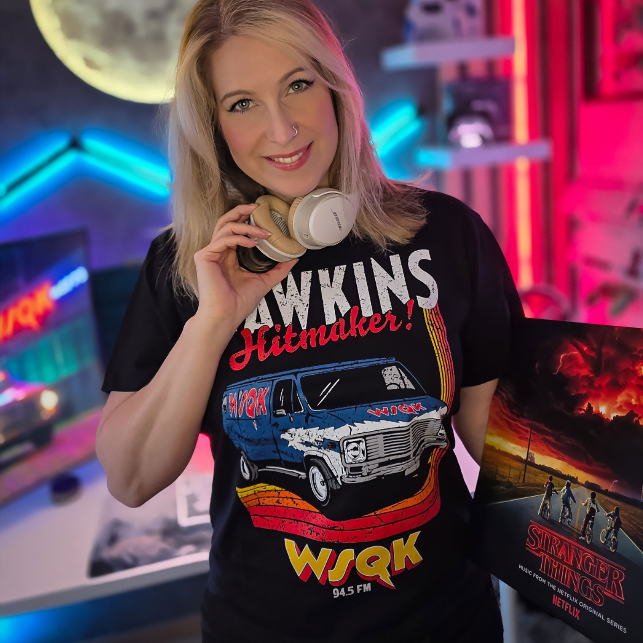 Stranger Things - WSQK Hawkins Hitmaker T-shirt