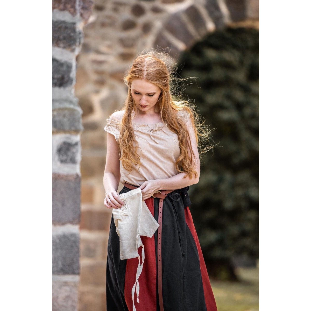 Blusa estiva medievale Adele senza maniche beige