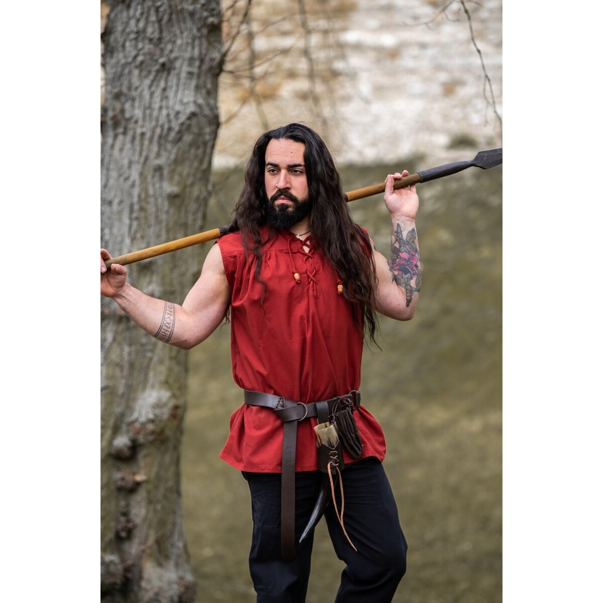 Medeltida snörskjorta med ståkrage Louis ärmlös röd