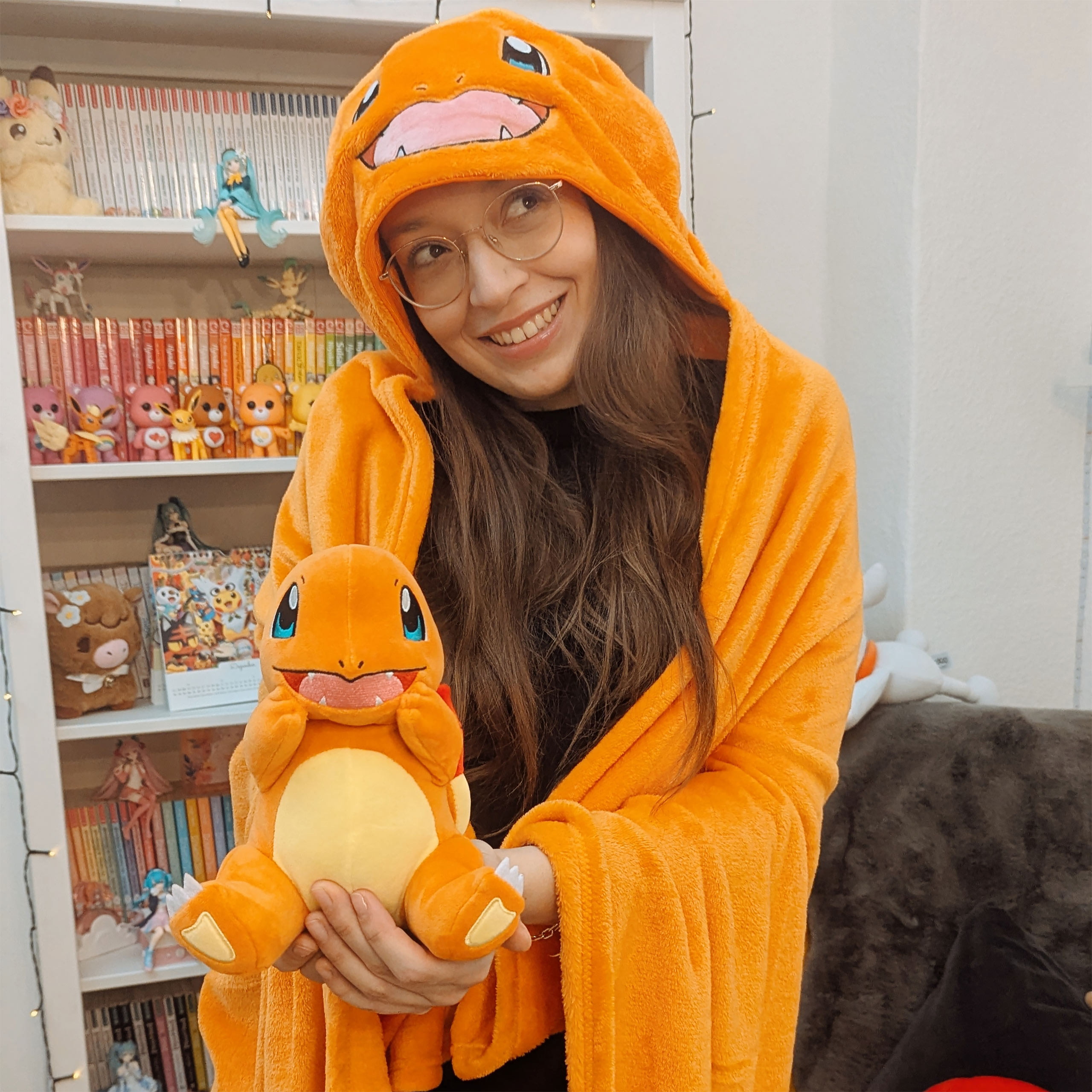 Pokemon - Charmander Hooded Blanket