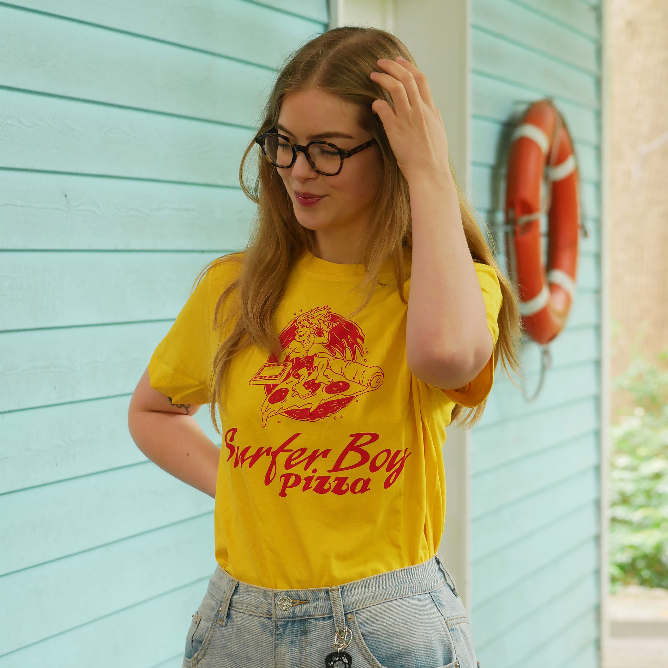 Stranger Things - T-shirt Surfer Boy Pizza jaune