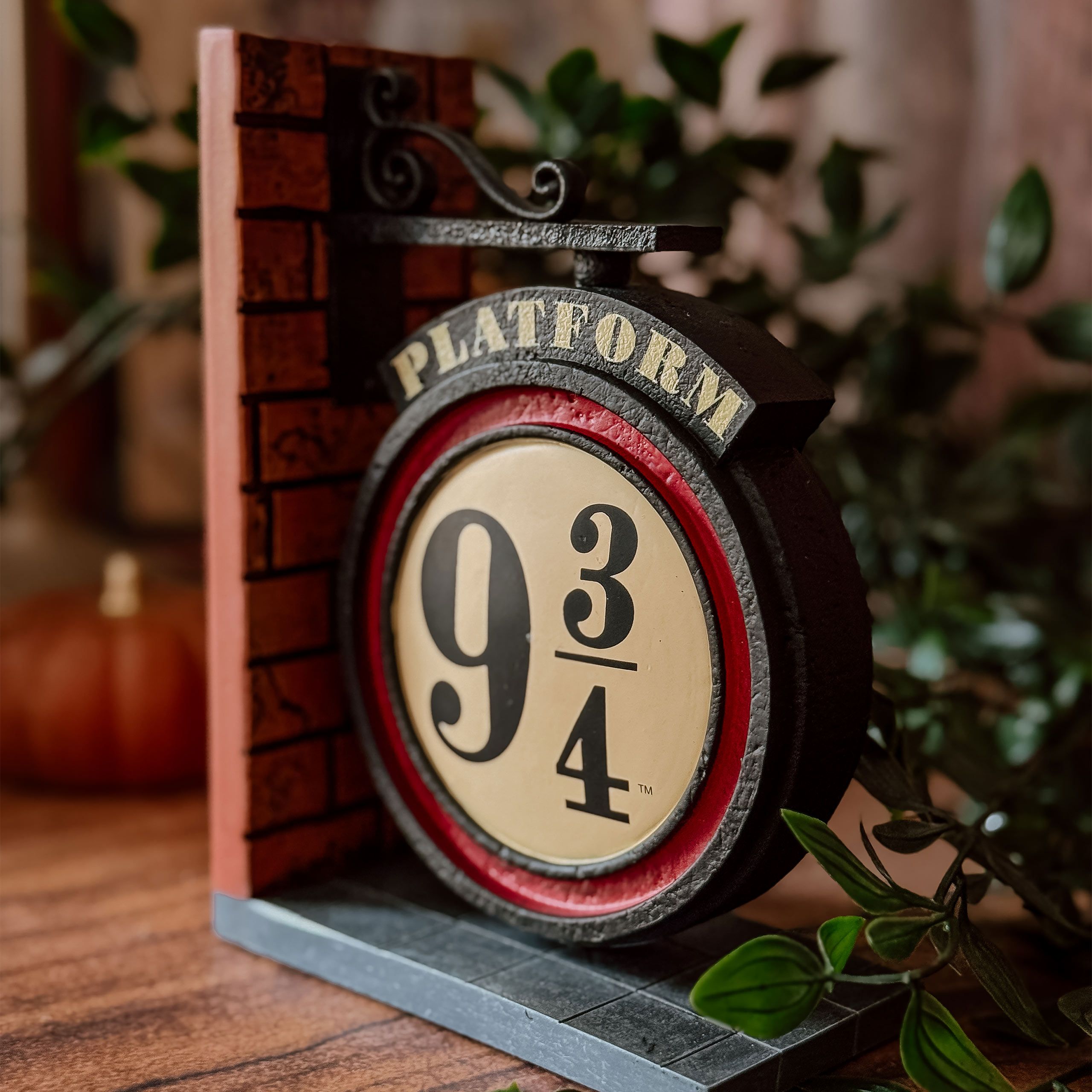 Harry Potter - Platform 9 3/4 Bookend