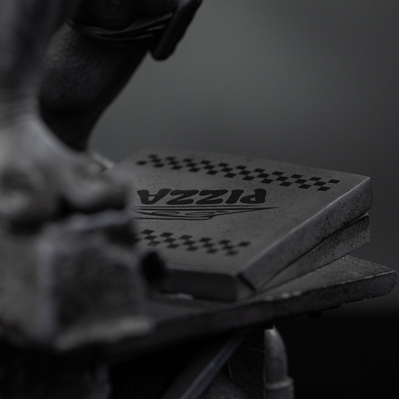 Teenage Mutant Ninja Turtles Art Scale-staty 1/10 Michelangelo Svartvit Variant 26 cm heo exclusive