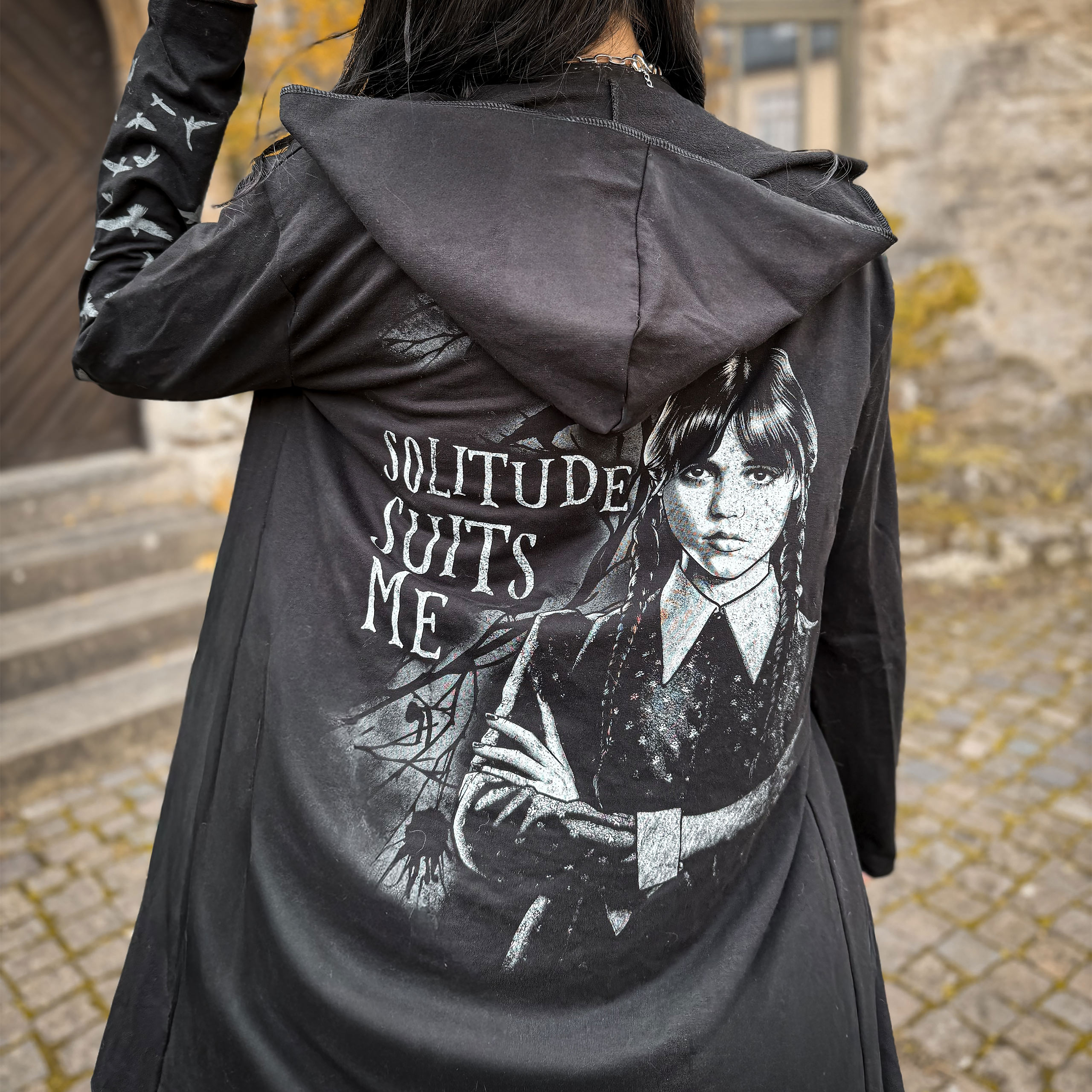 Mercoledì - Solitude Suits Me Cardigan con cappuccio