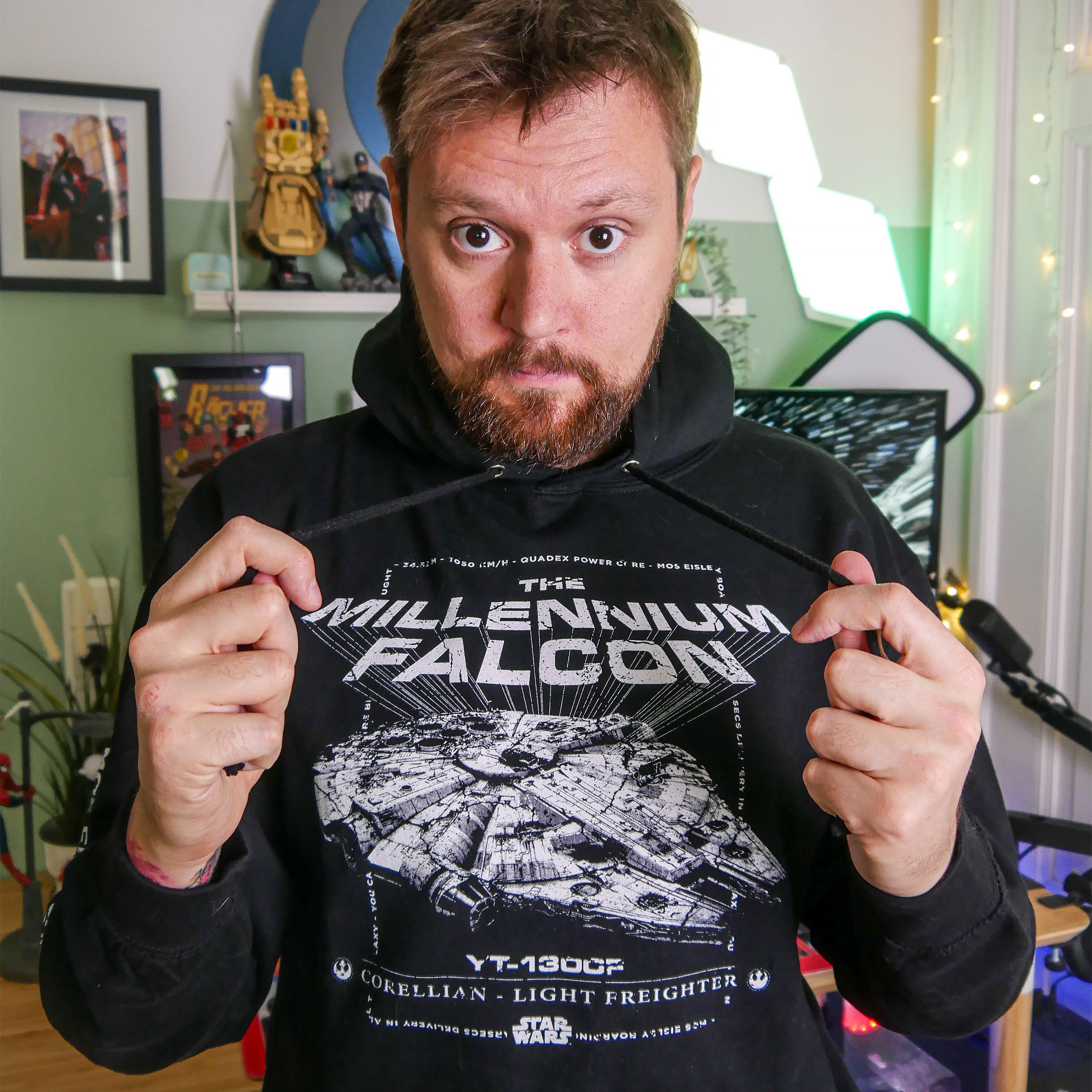 Star Wars - Millennium Falcon Mos Eisley Boarding 94 Hoodie