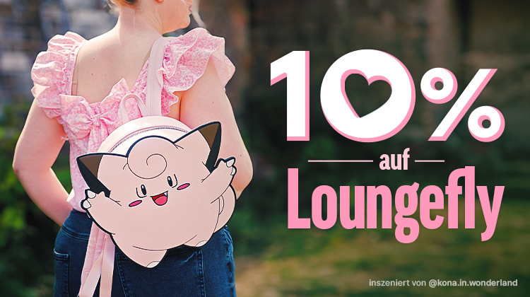 Frau mit rosa Kleid trägt einen Loungefly Rucksack im Pokémon Clefairy Design im Freien. Text: 10 % auf Loungefly.