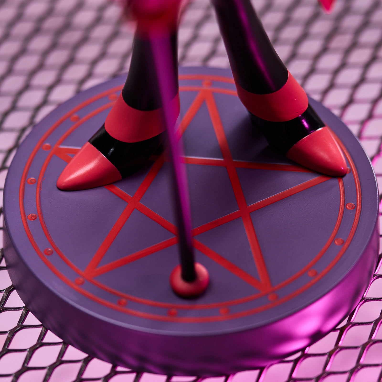 Hazbin Hotel - Alastor Statue