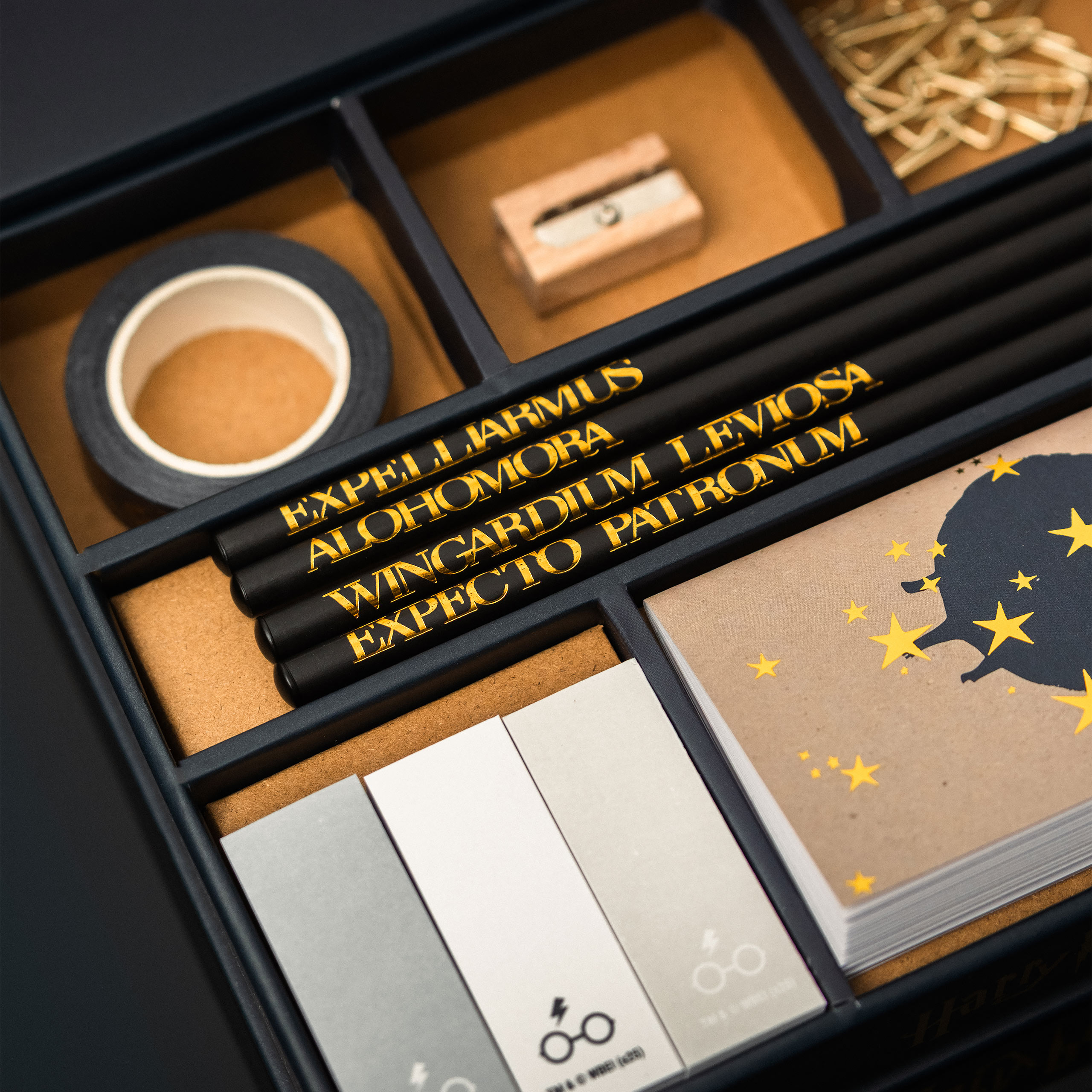 HARRY POTTER STICKER GUIDE - LE CASE DI HOGWARTS CON COFANETTO CONTIENE Un Album 23 Bustine 4 Limited