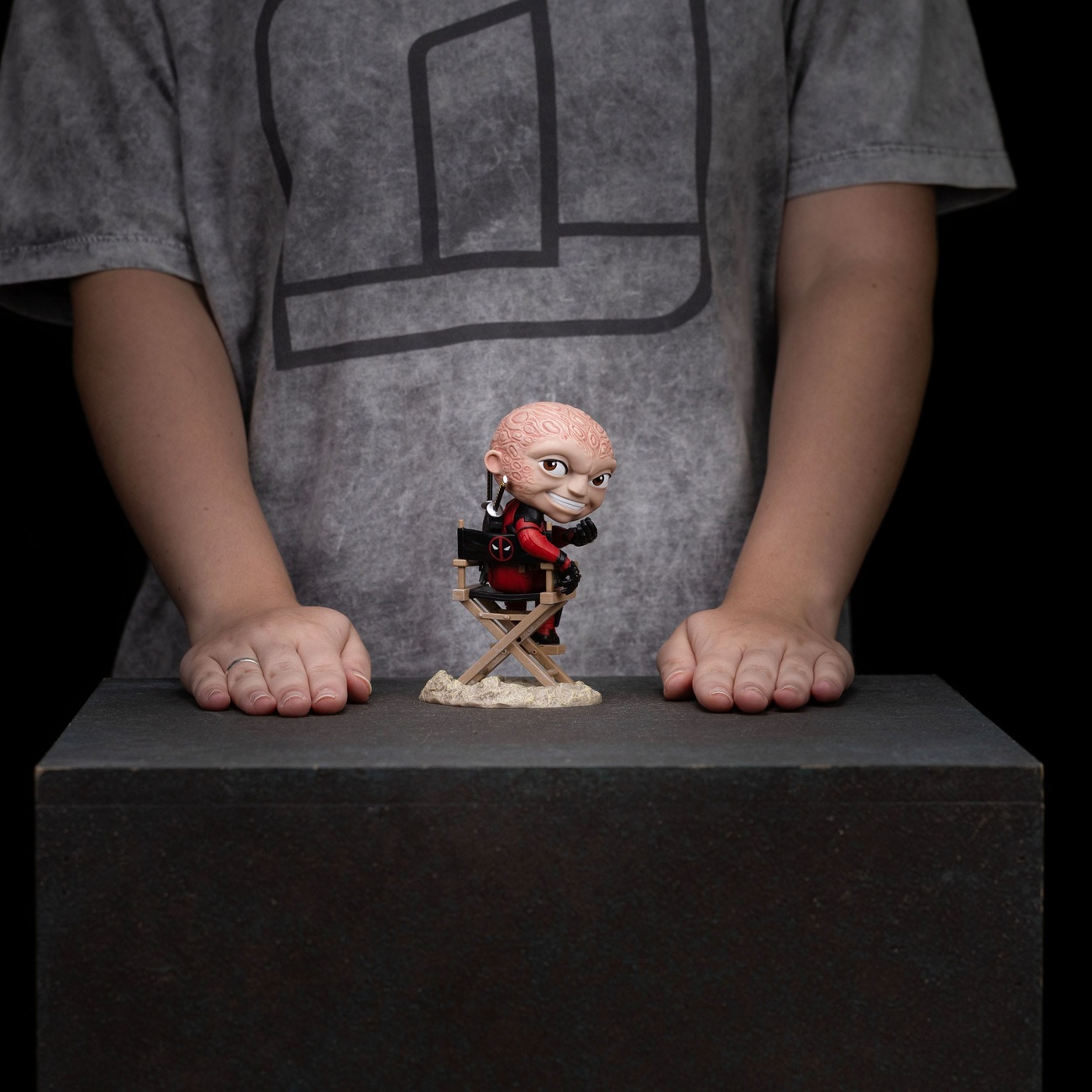 Deadpool & Wolverine Mini Co. PVC-figur Deadpool utan mask 13 cm