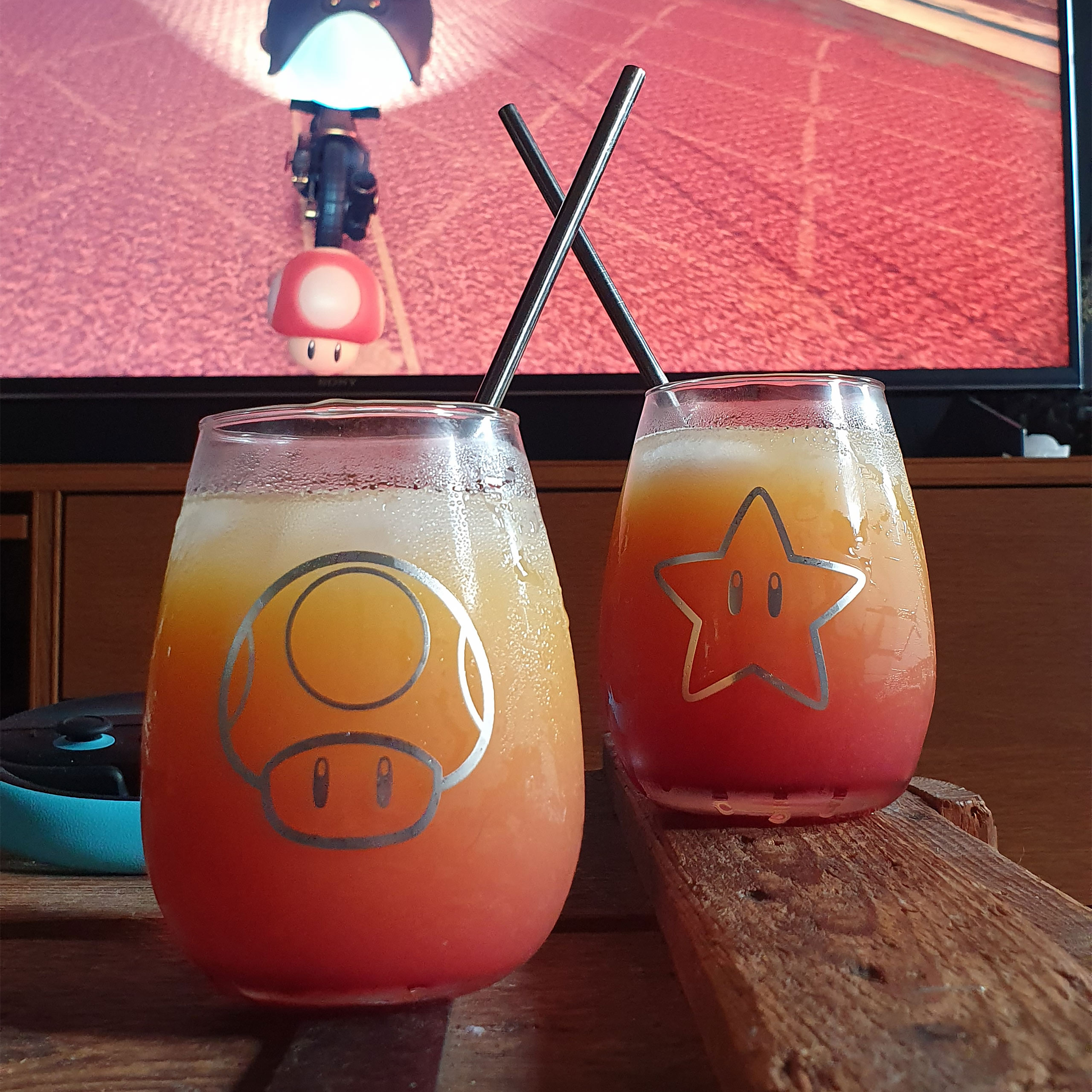 Super Mario - Star & Super Mushroom Glasses 2 Set