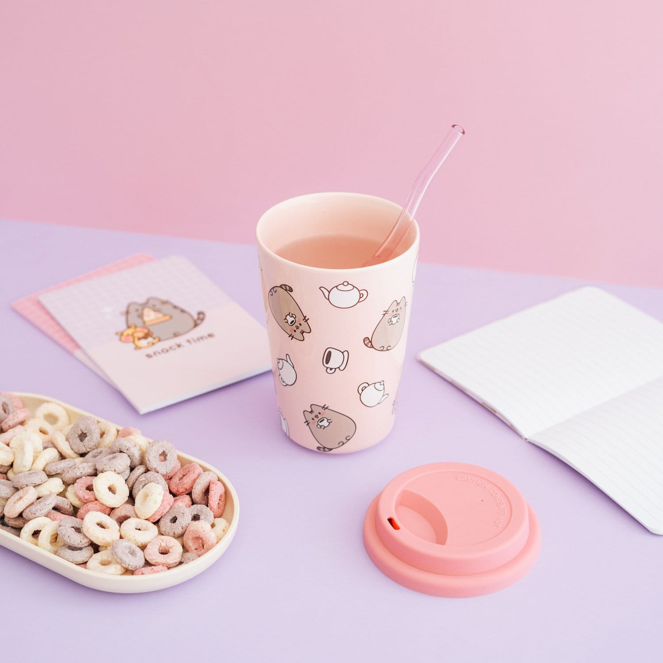 Kubek ceramiczny Pusheen z pokrywką 400 ml