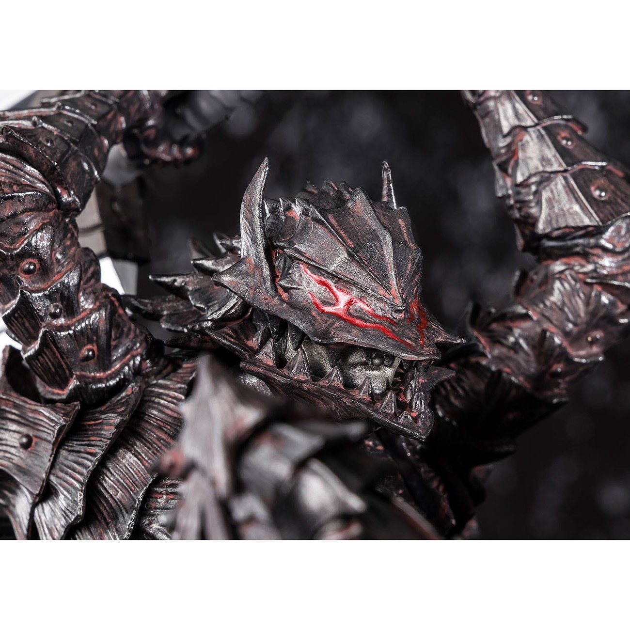 Berserk - Guts Berserker Armor Figuarts ZERO Metallic Touch Statua