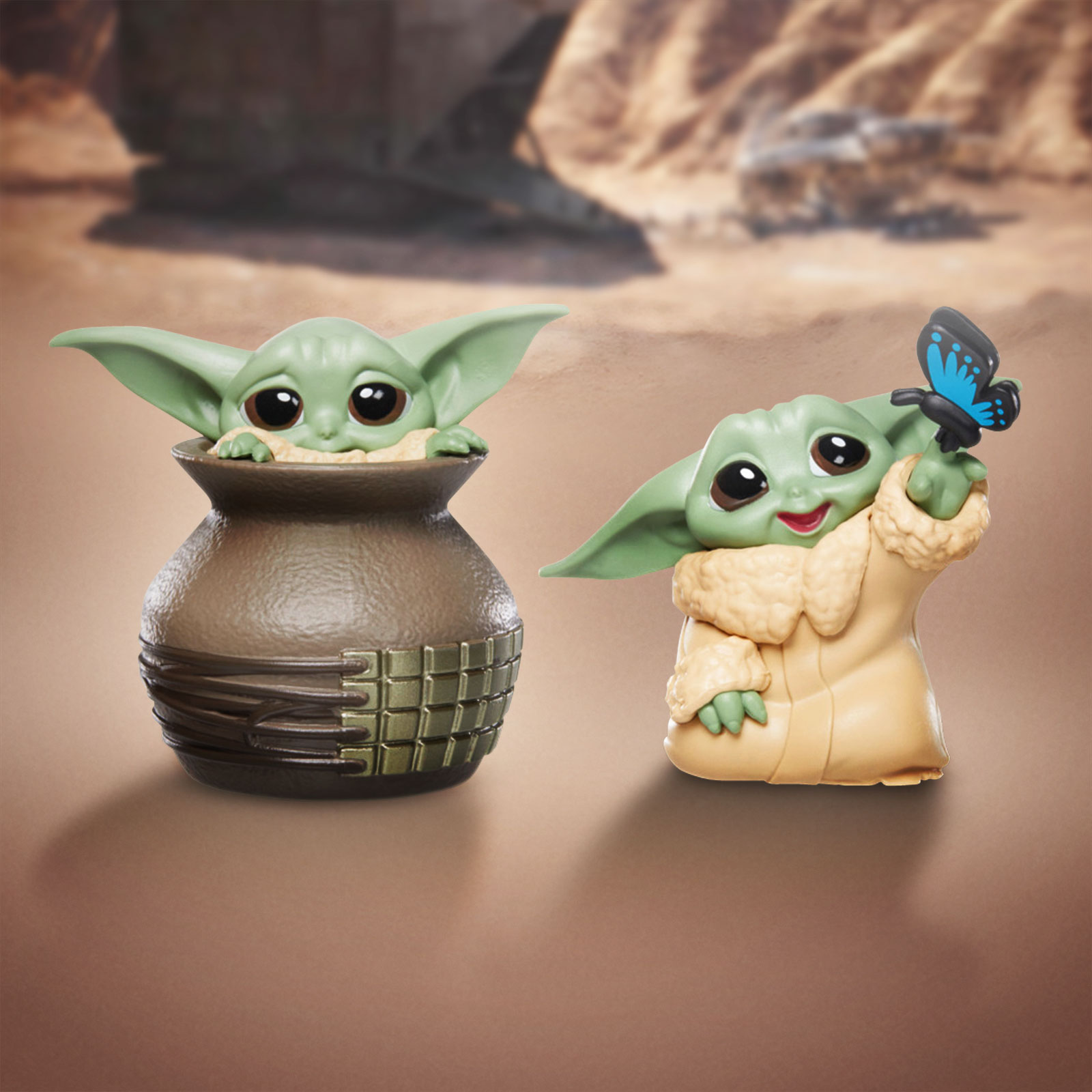 Grogu with Butterfly and Vase Mini-Figure Set - Star Wars The Mandalorian