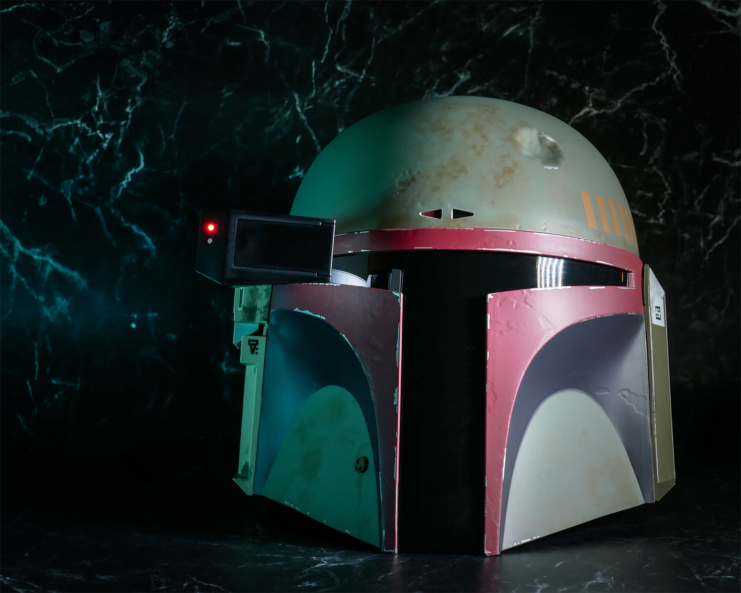 Boba Fett Premium Helm Replica Re-Armored met Lichteffecten - Star Wars