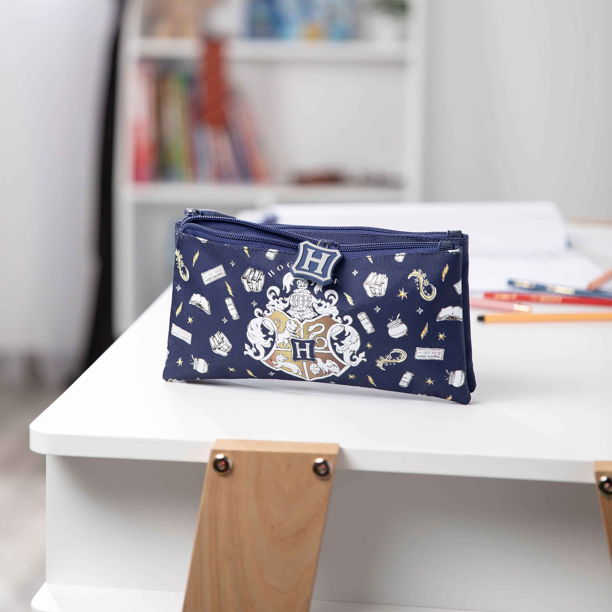 Harry Potter - Estuche Escudo de Hogwarts