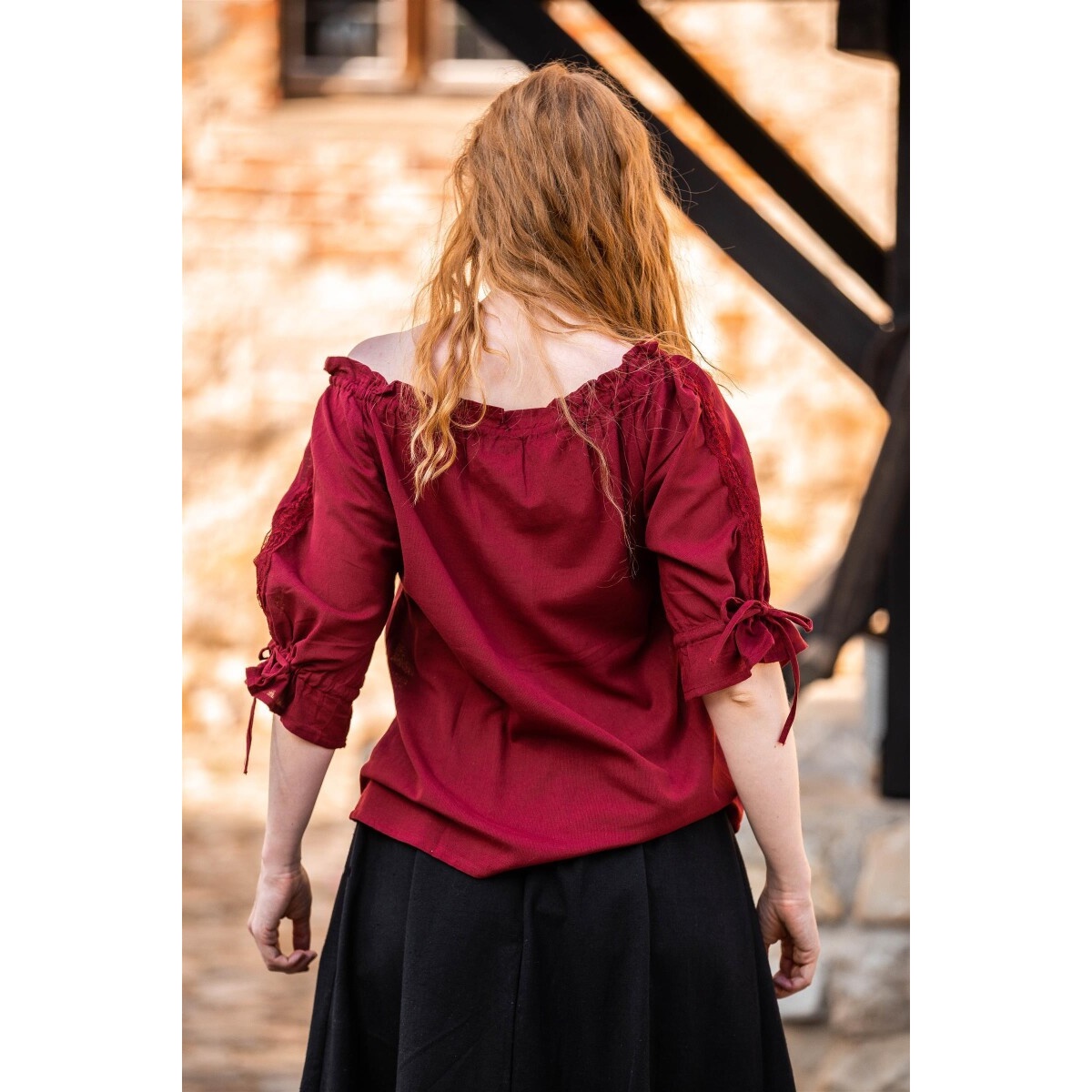 Średniowieczna bluzka z krótkim rękawem Sandra czerwona