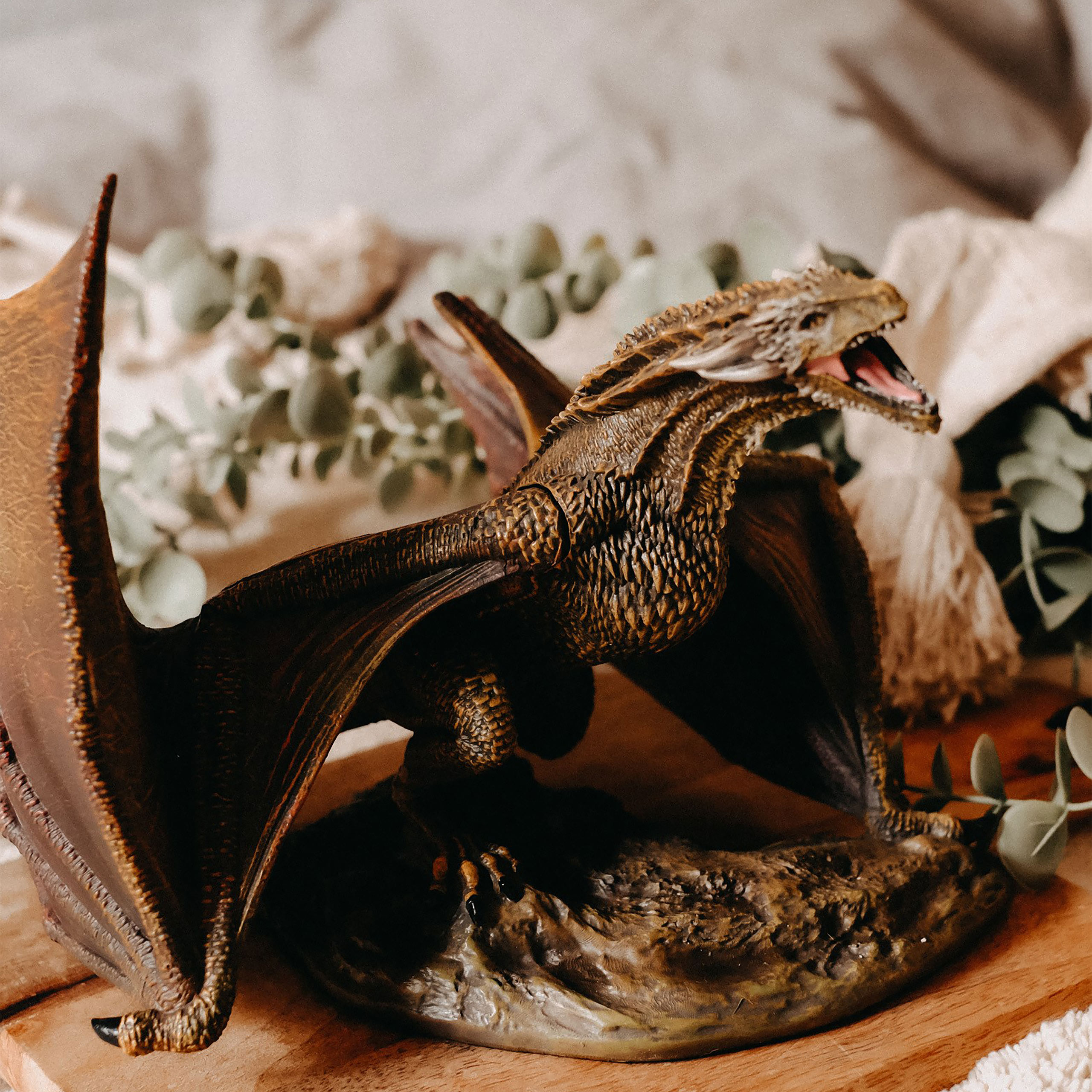 Game of Thrones - Viserion Statue
