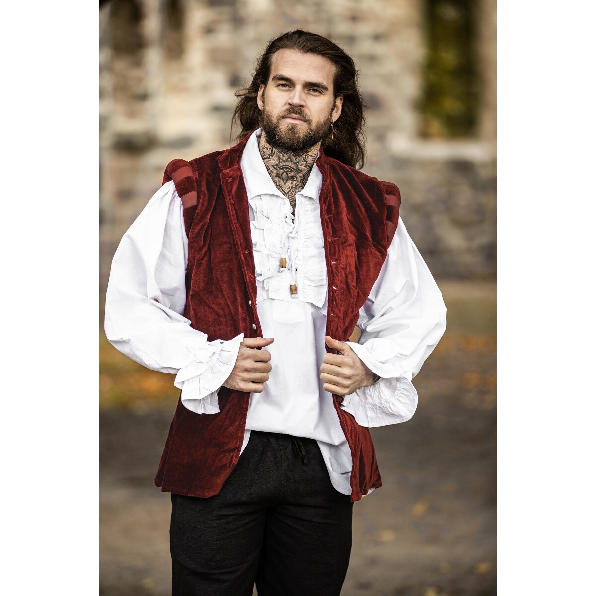 Moyen Âge Pourpoint noble en velours Pierre rouge