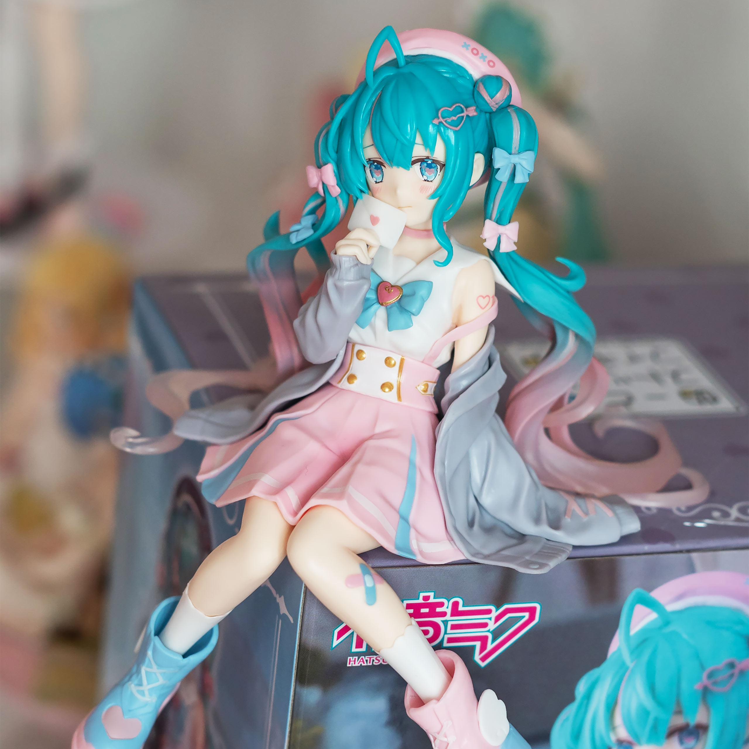 Hatsune Miku - Figura Noodle Stopper Love Sailor Versione Grigia