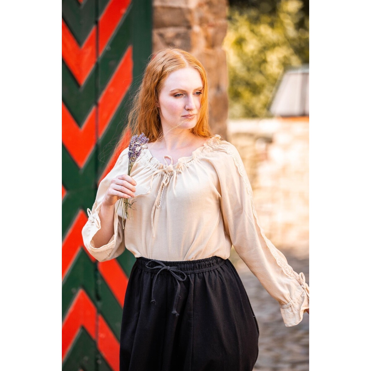 Średniowieczna bluzka z koronką Bettina