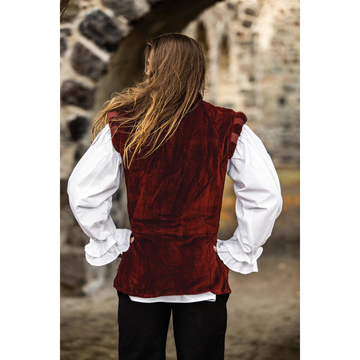 Moyen Âge Pourpoint noble en velours Pierre rouge